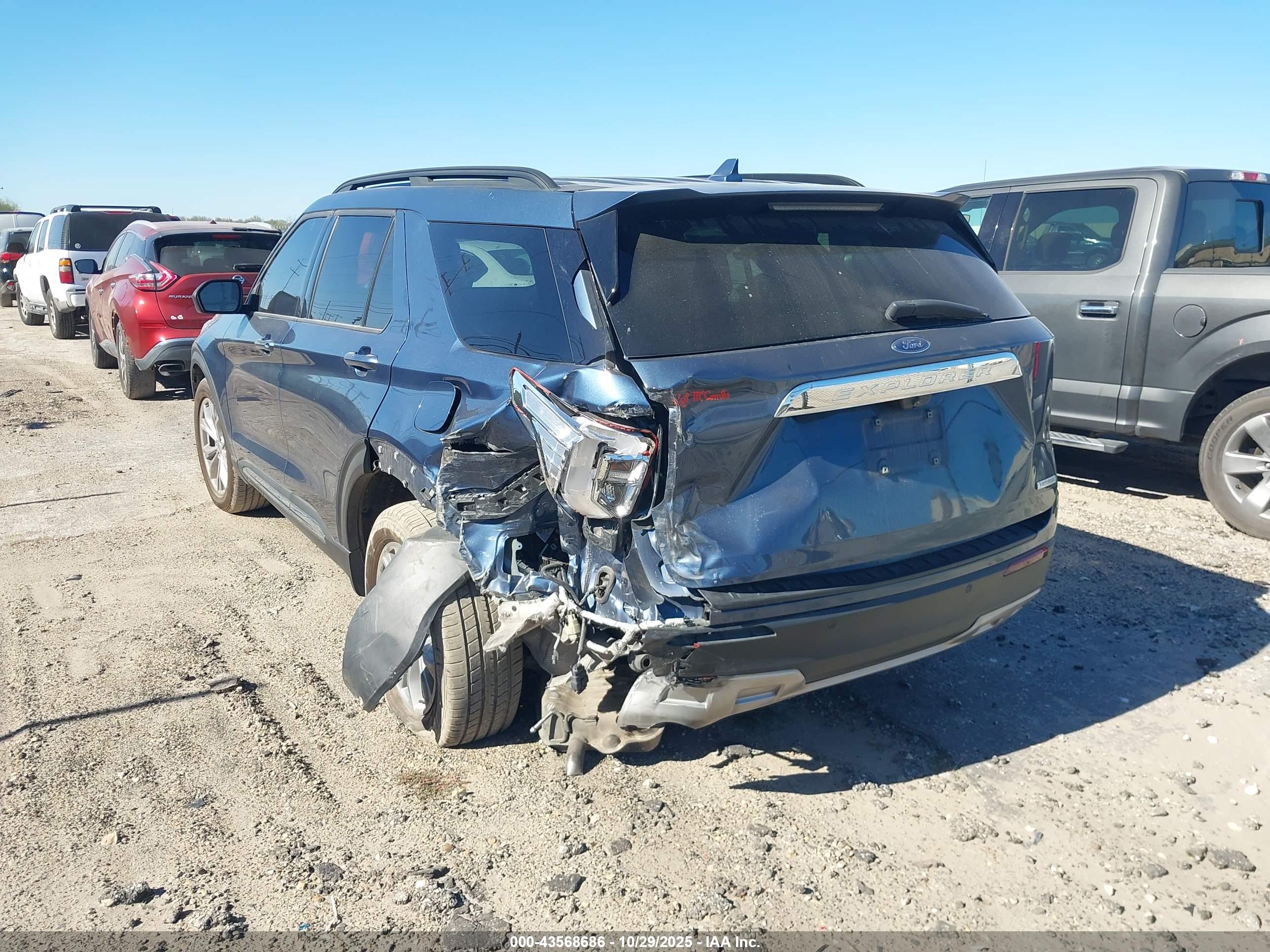 FORD EXPLORER image 3