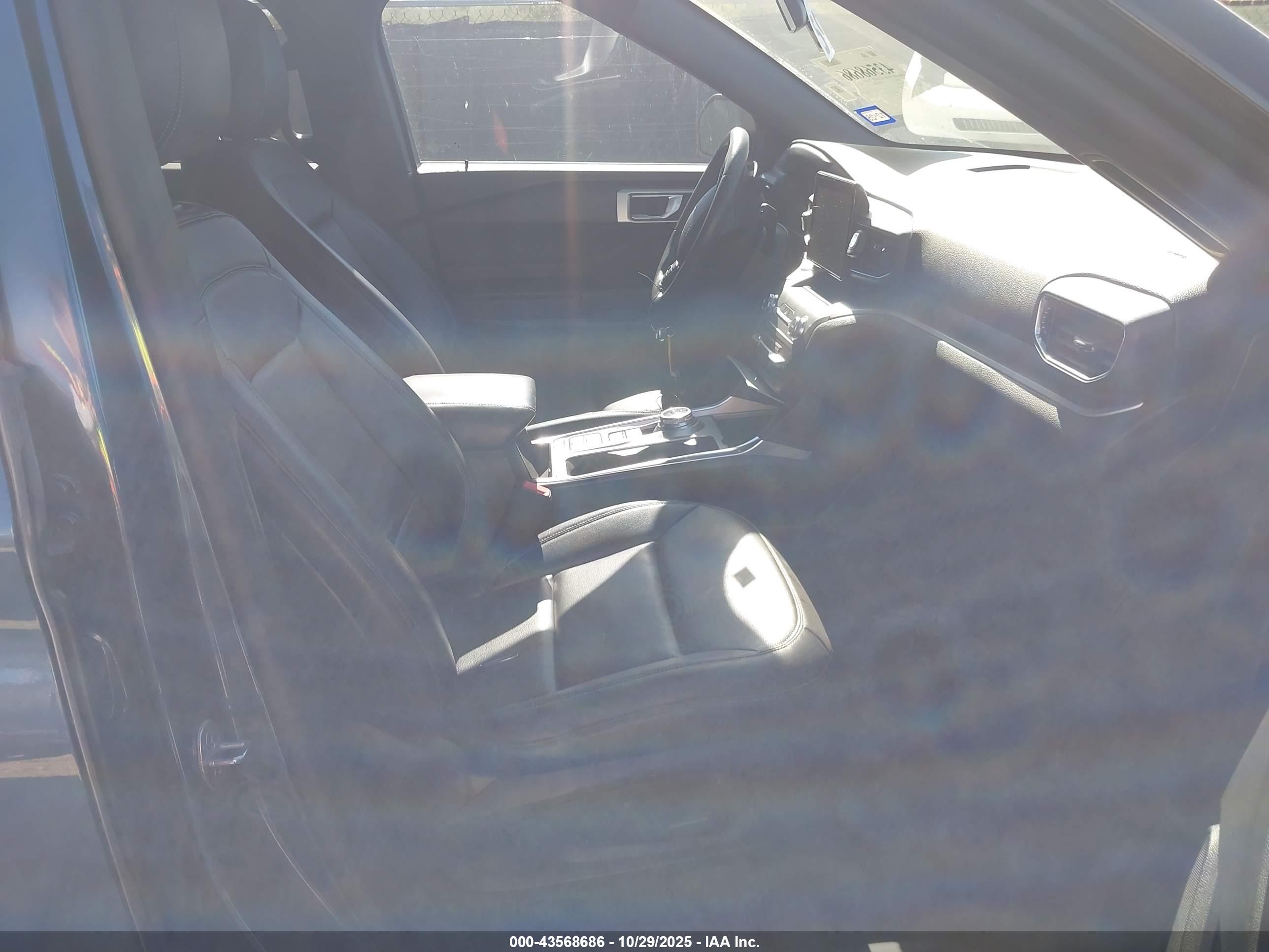 FORD EXPLORER image 5