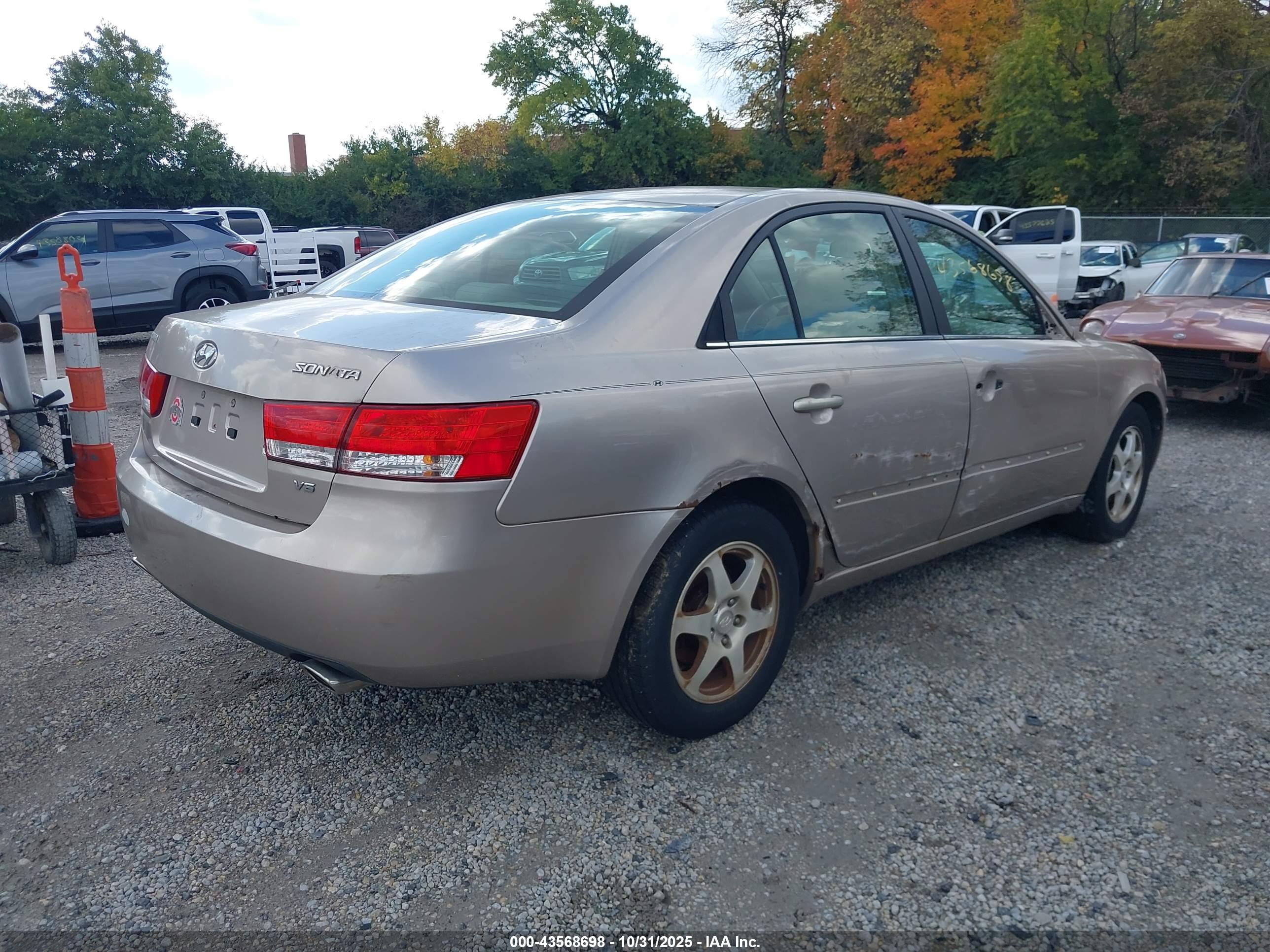 HYUNDAI SONATA image 4