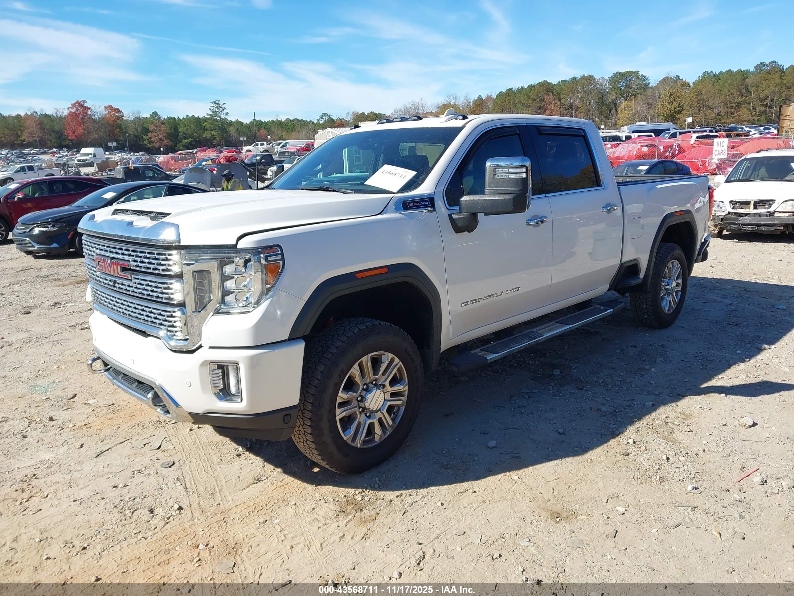 GMC SIERRA image 2