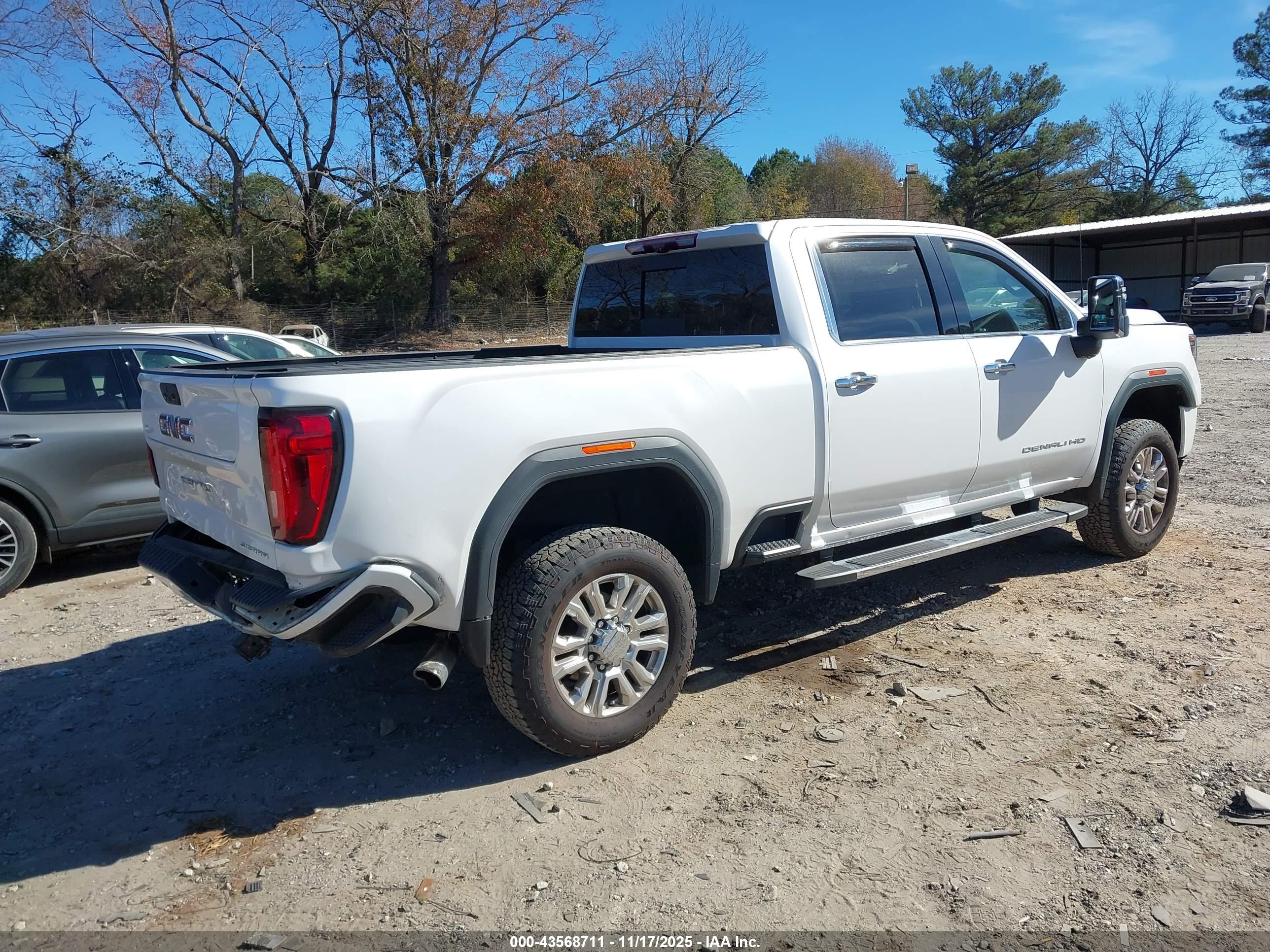 GMC SIERRA image 4
