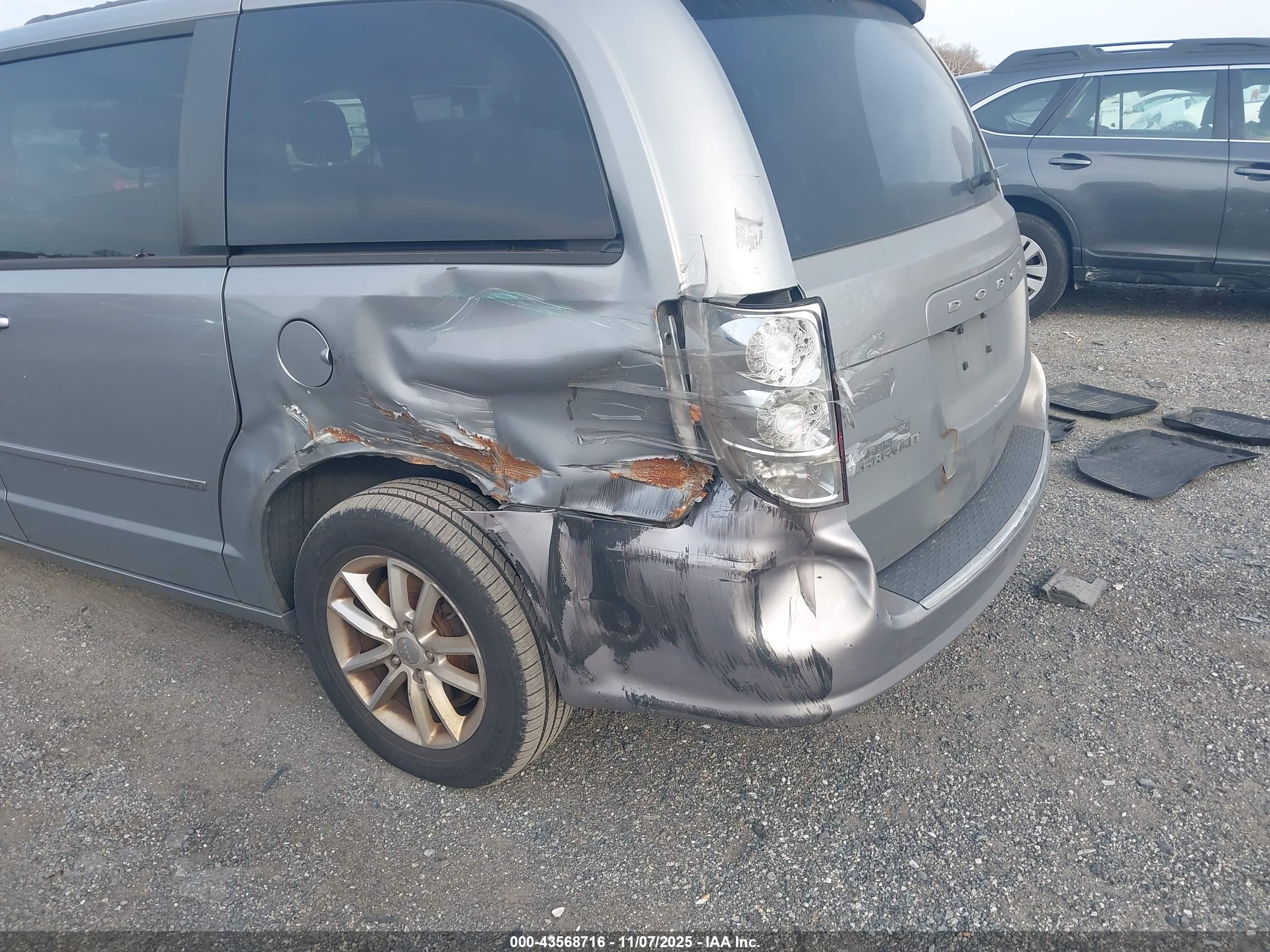 DODGE GRAND image 6