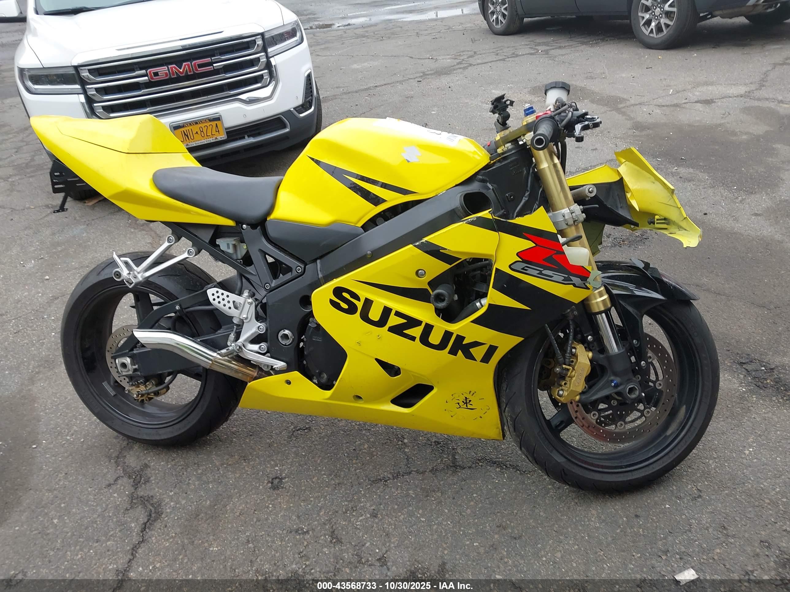 SUZUKI GSX-R600 image 8
