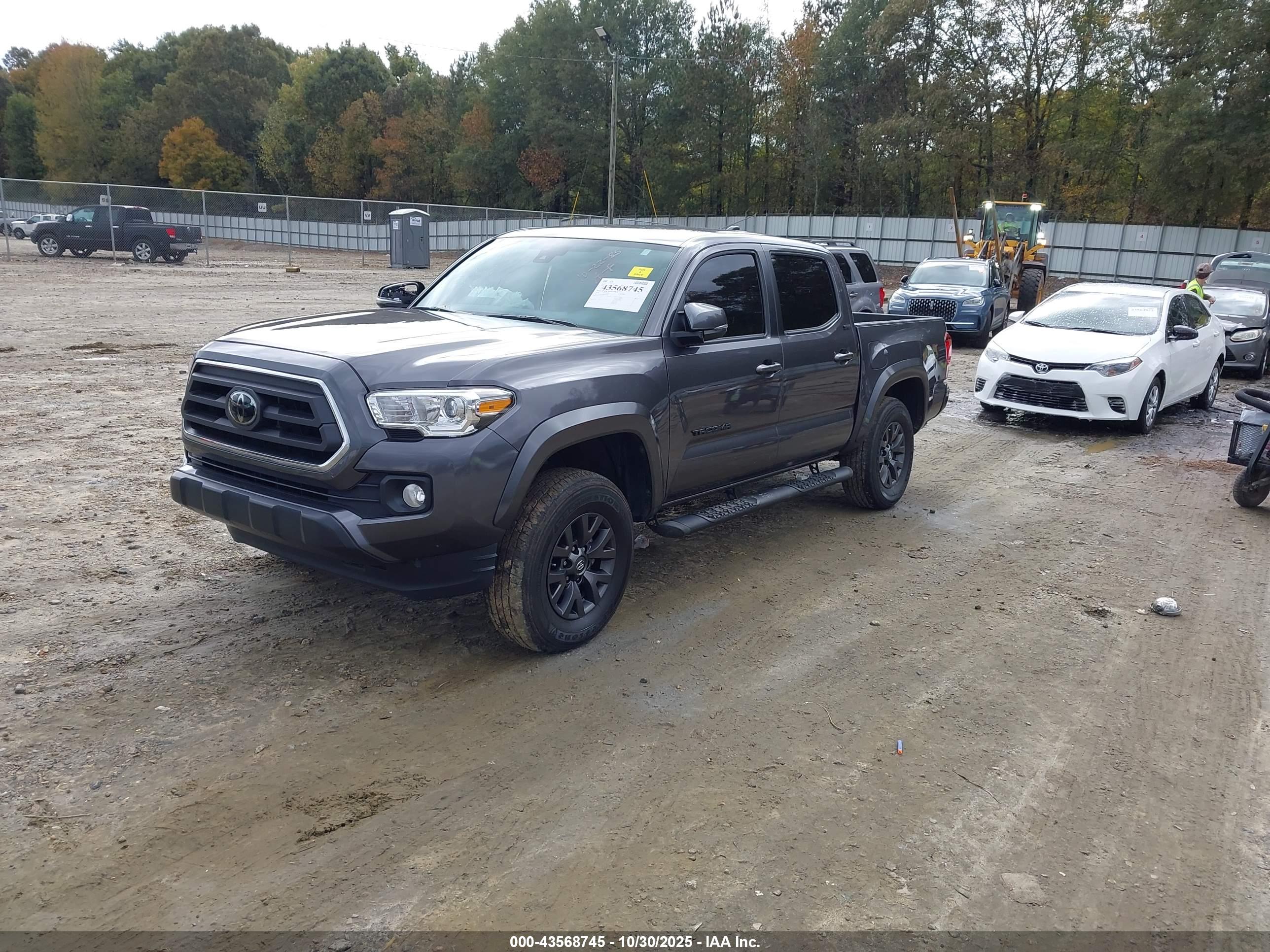 TOYOTA TACOMA image 2