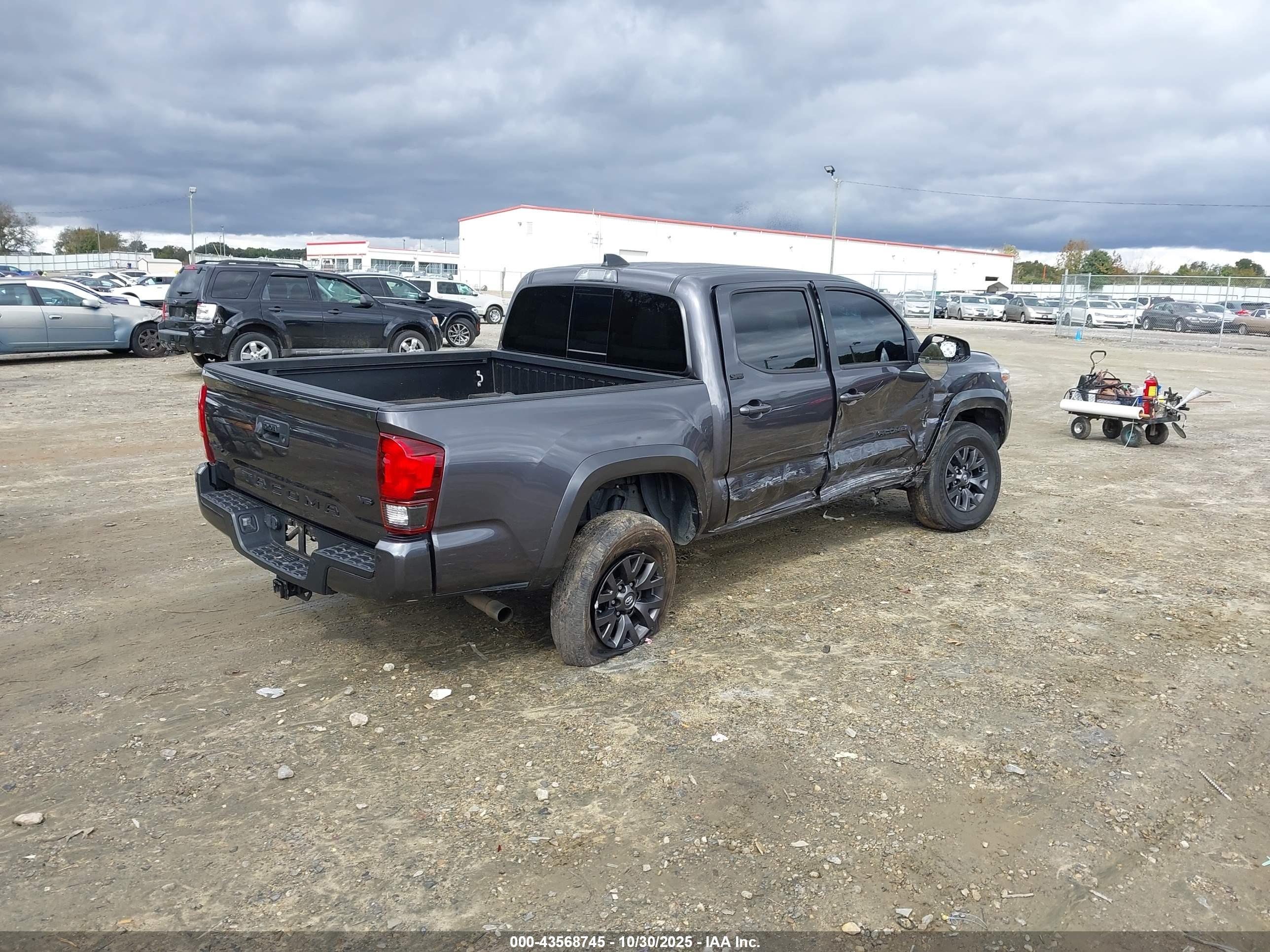 TOYOTA TACOMA image 4