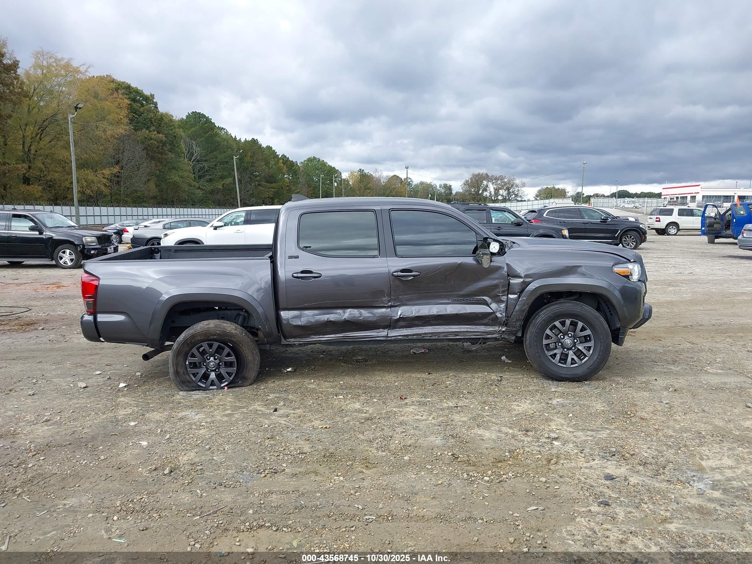 TOYOTA TACOMA image 6