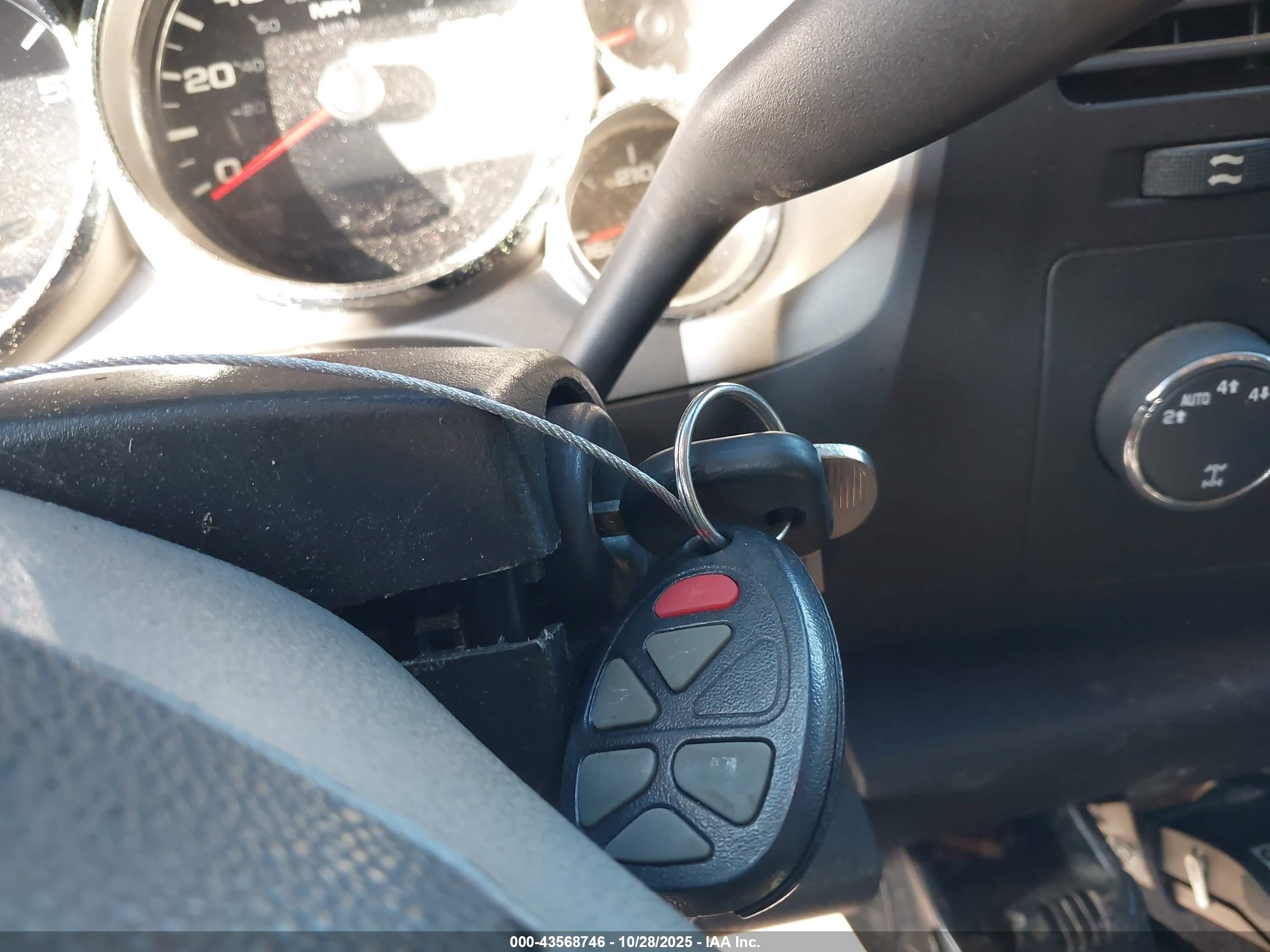 CHEVROLET SILVERADO image 11