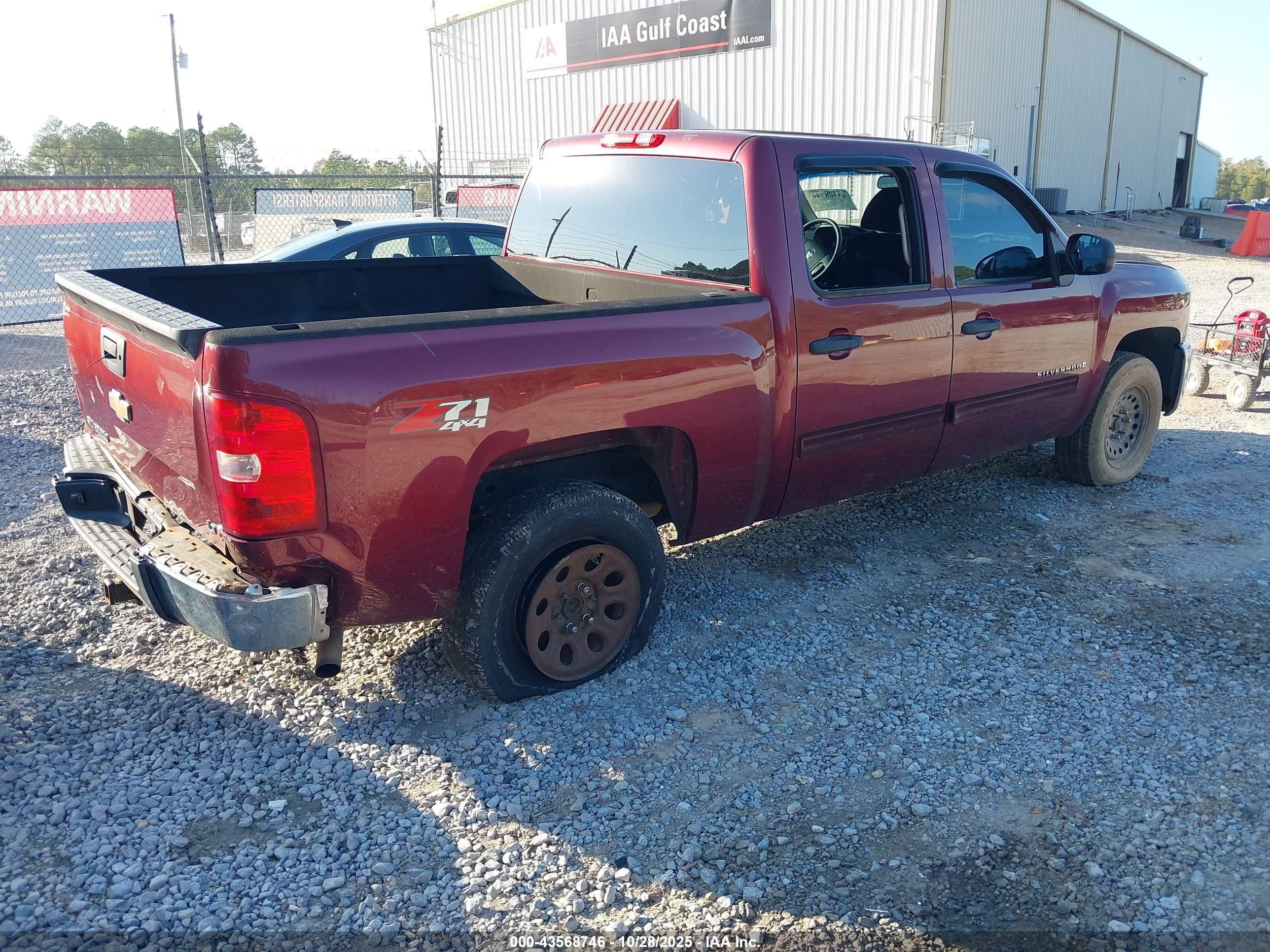 CHEVROLET SILVERADO image 4