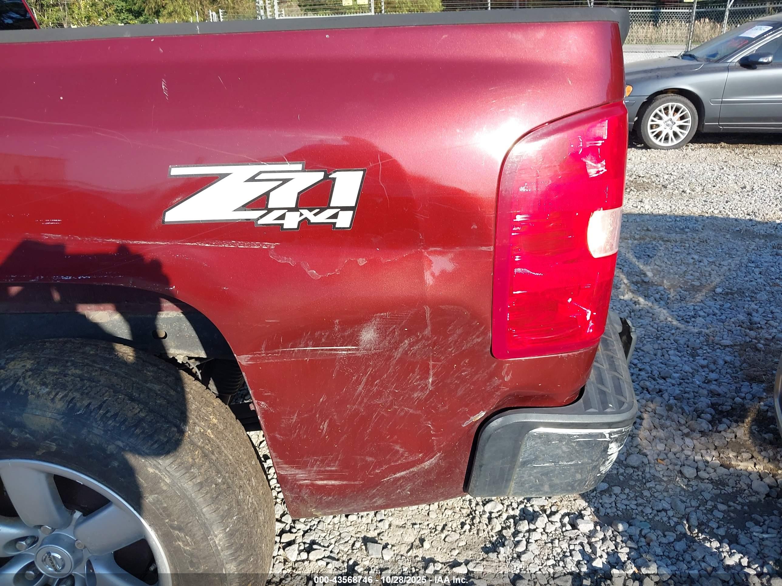 CHEVROLET SILVERADO image 6
