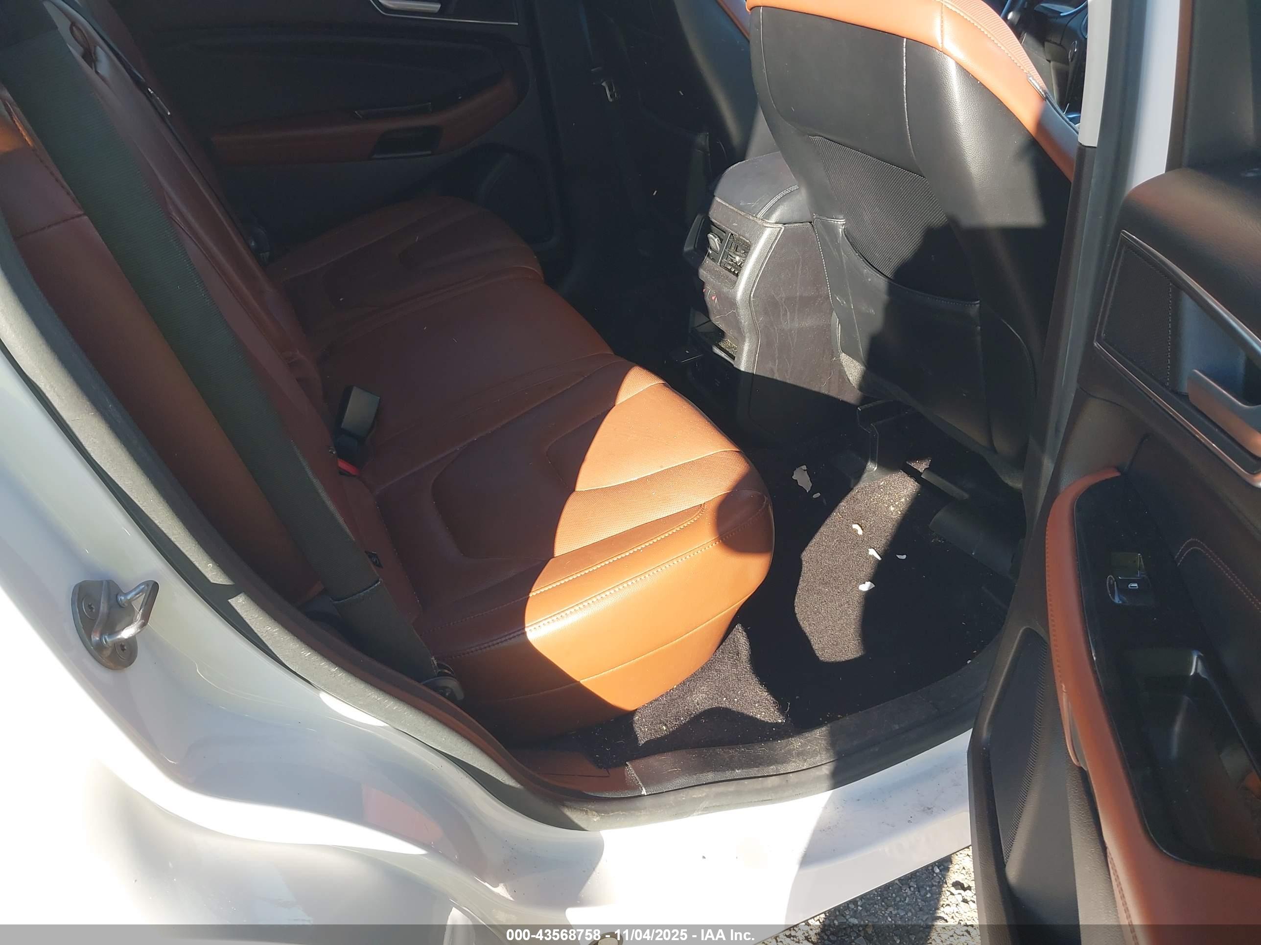 FORD EDGE image 8
