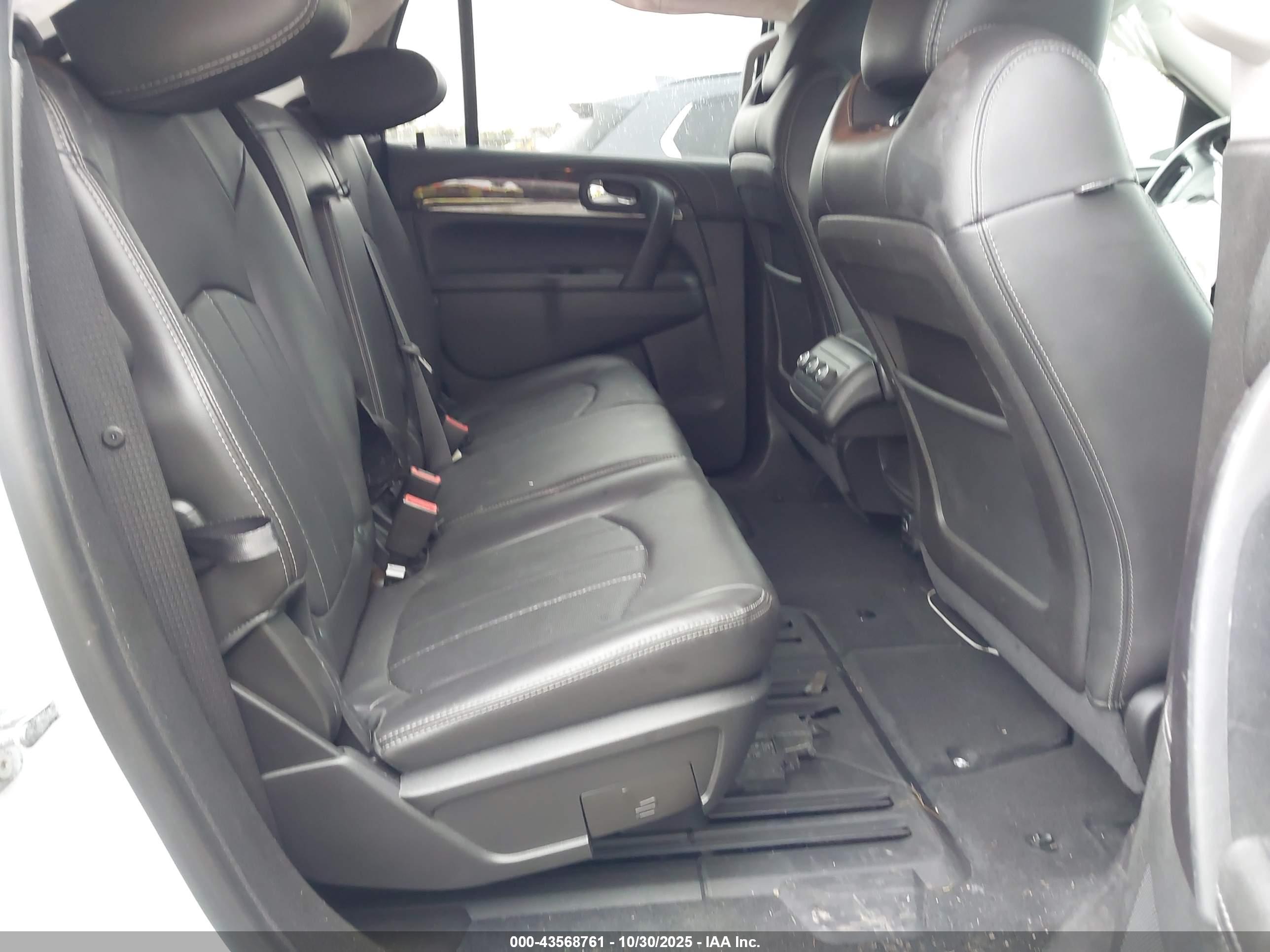 BUICK ENCLAVE image 8