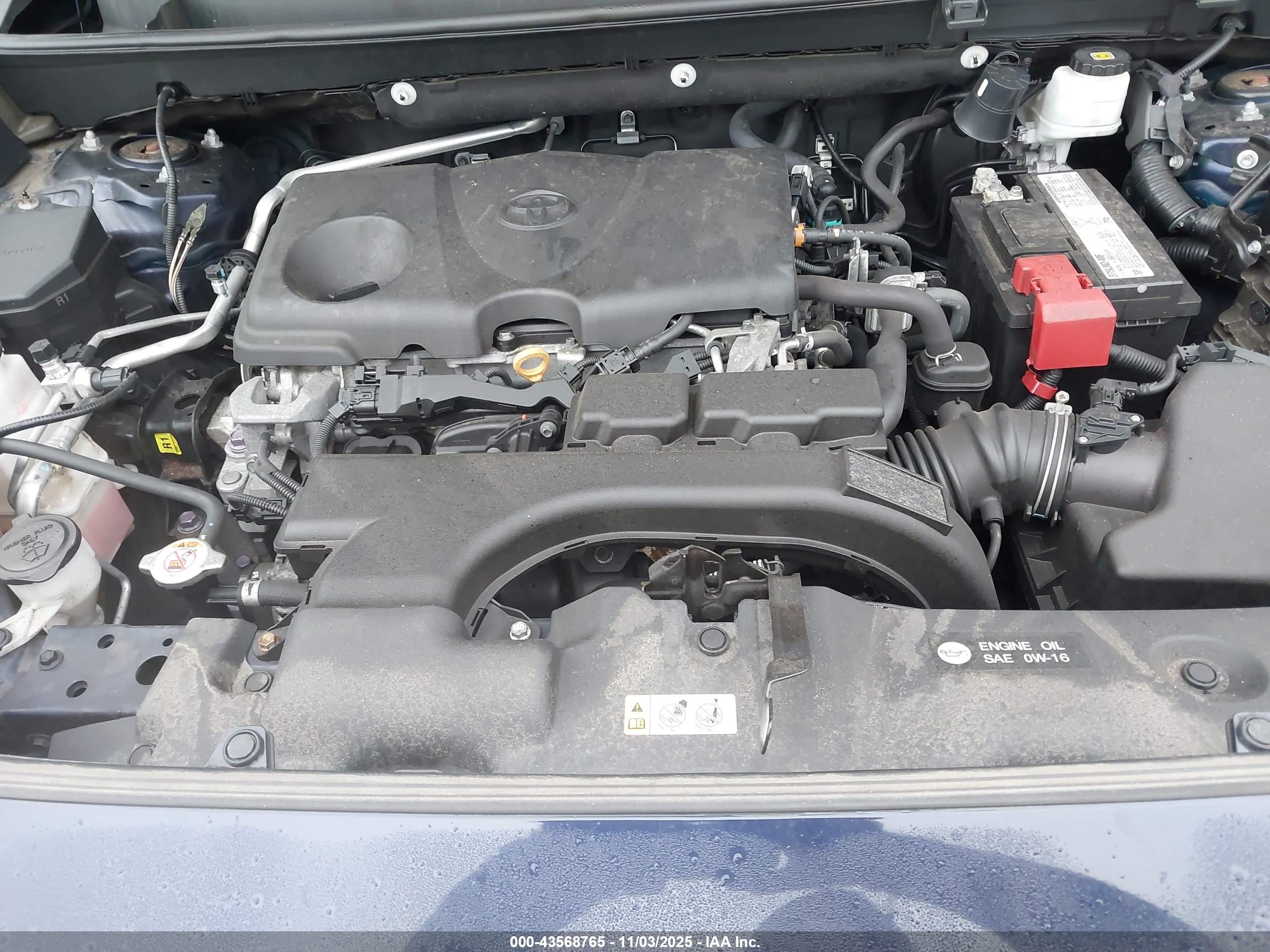 TOYOTA RAV4 image 10