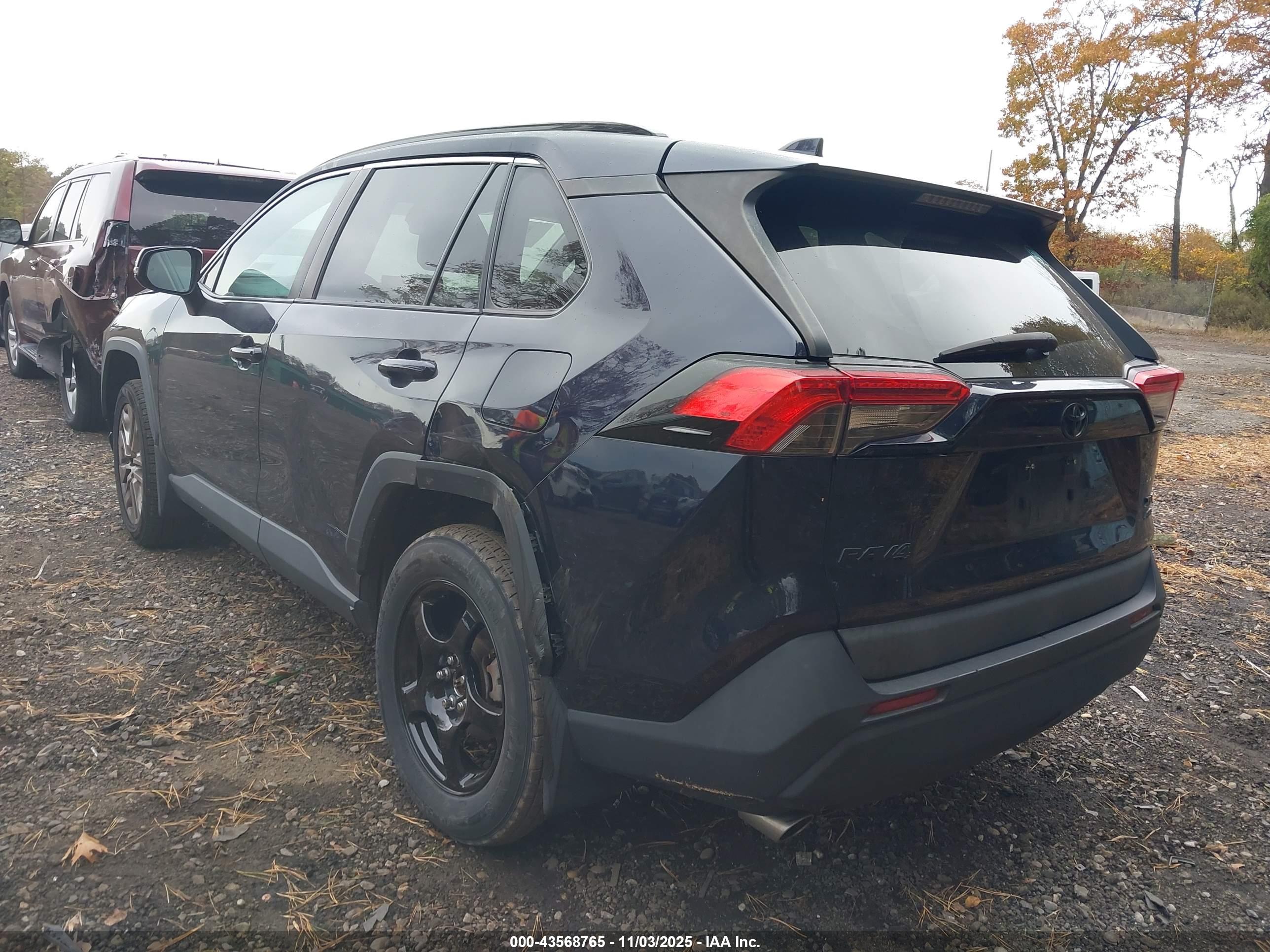 TOYOTA RAV4 image 6