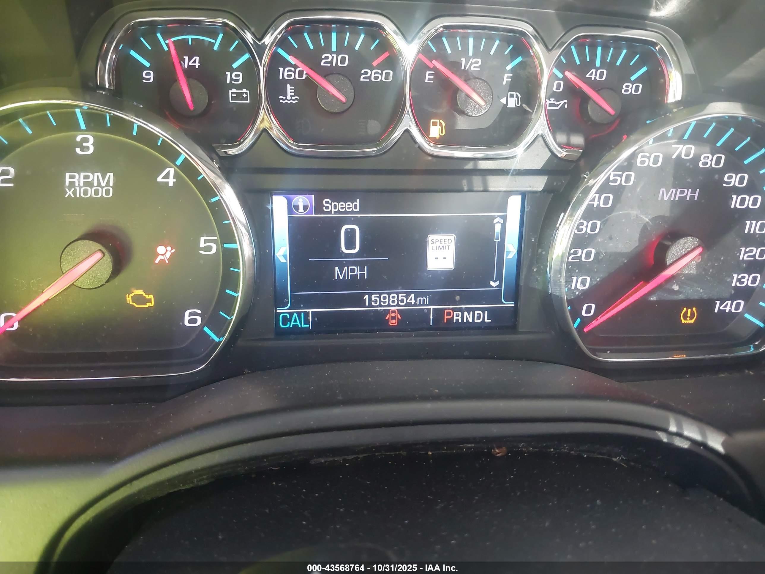 CHEVROLET SUBURBAN image 7