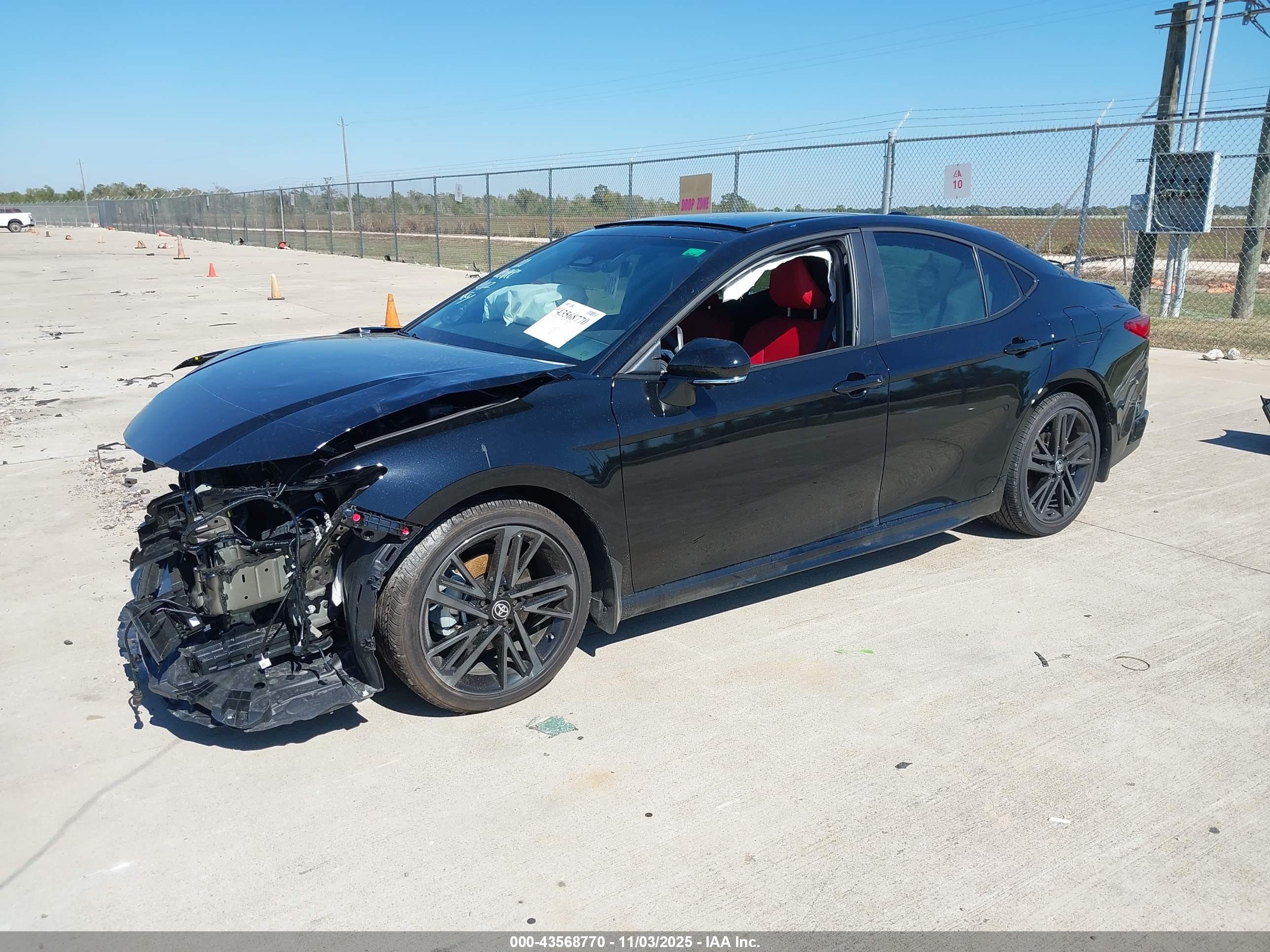 TOYOTA CAMRY image 2