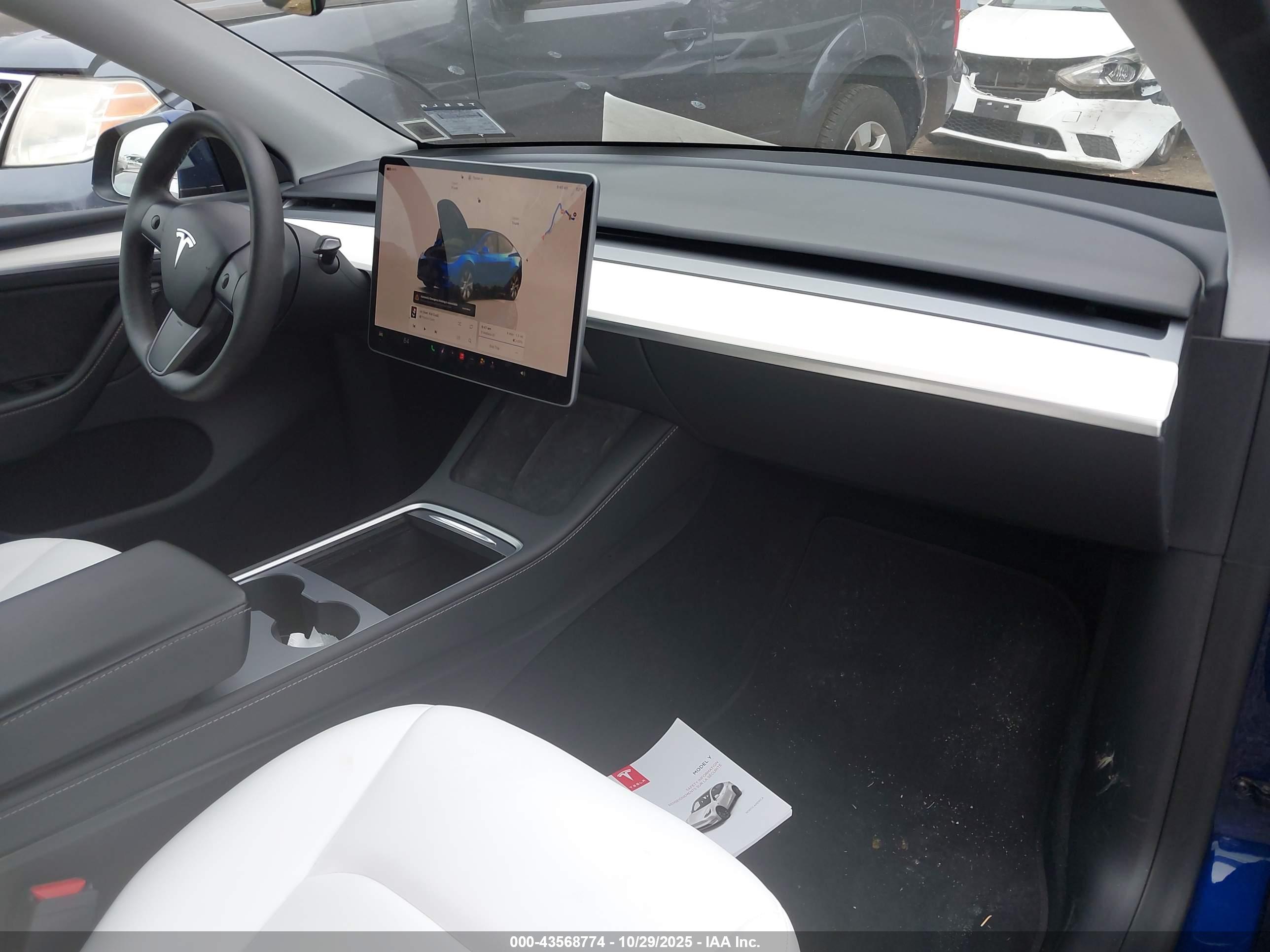 TESLA MODEL image 5