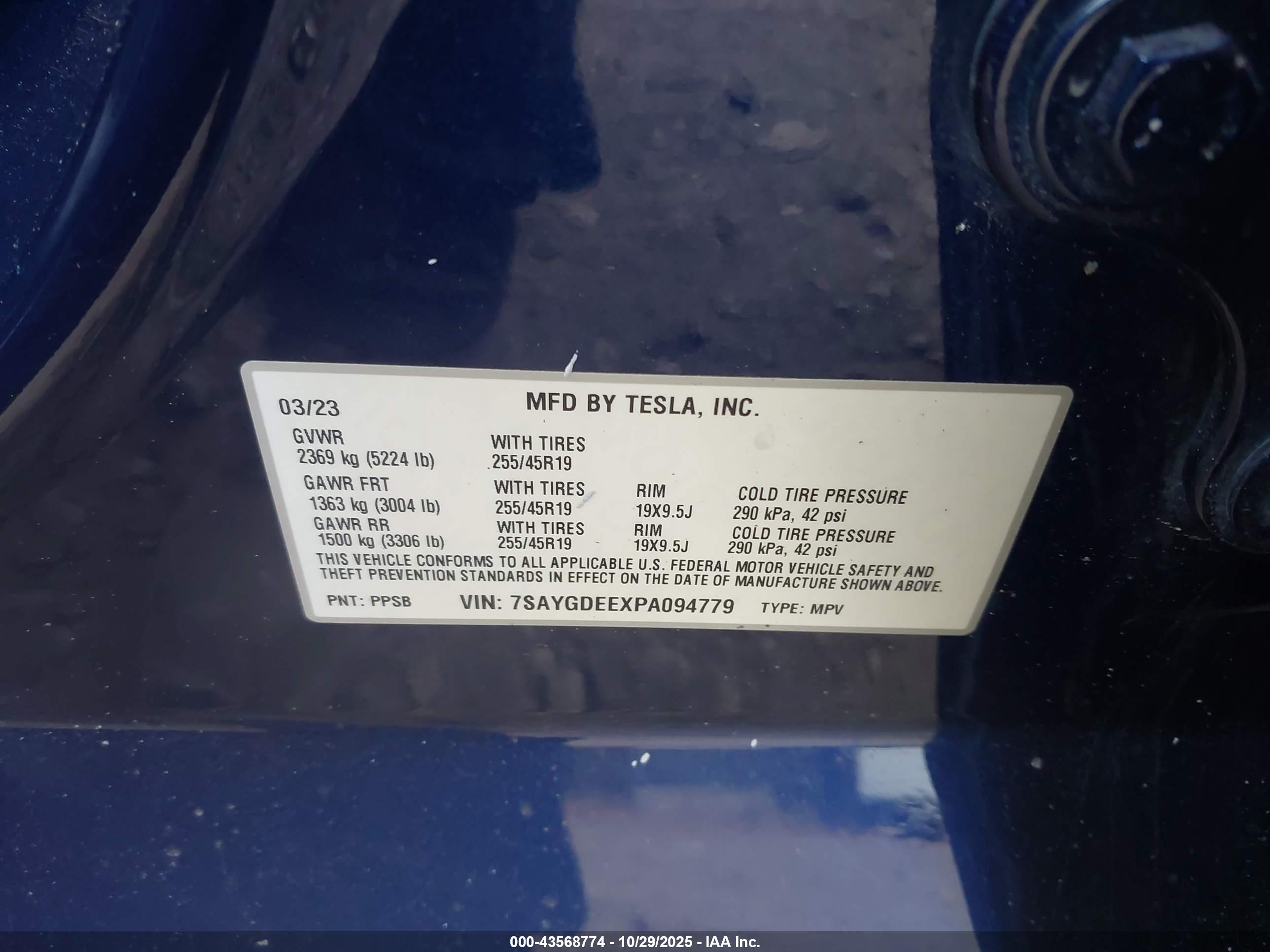 TESLA MODEL image 9