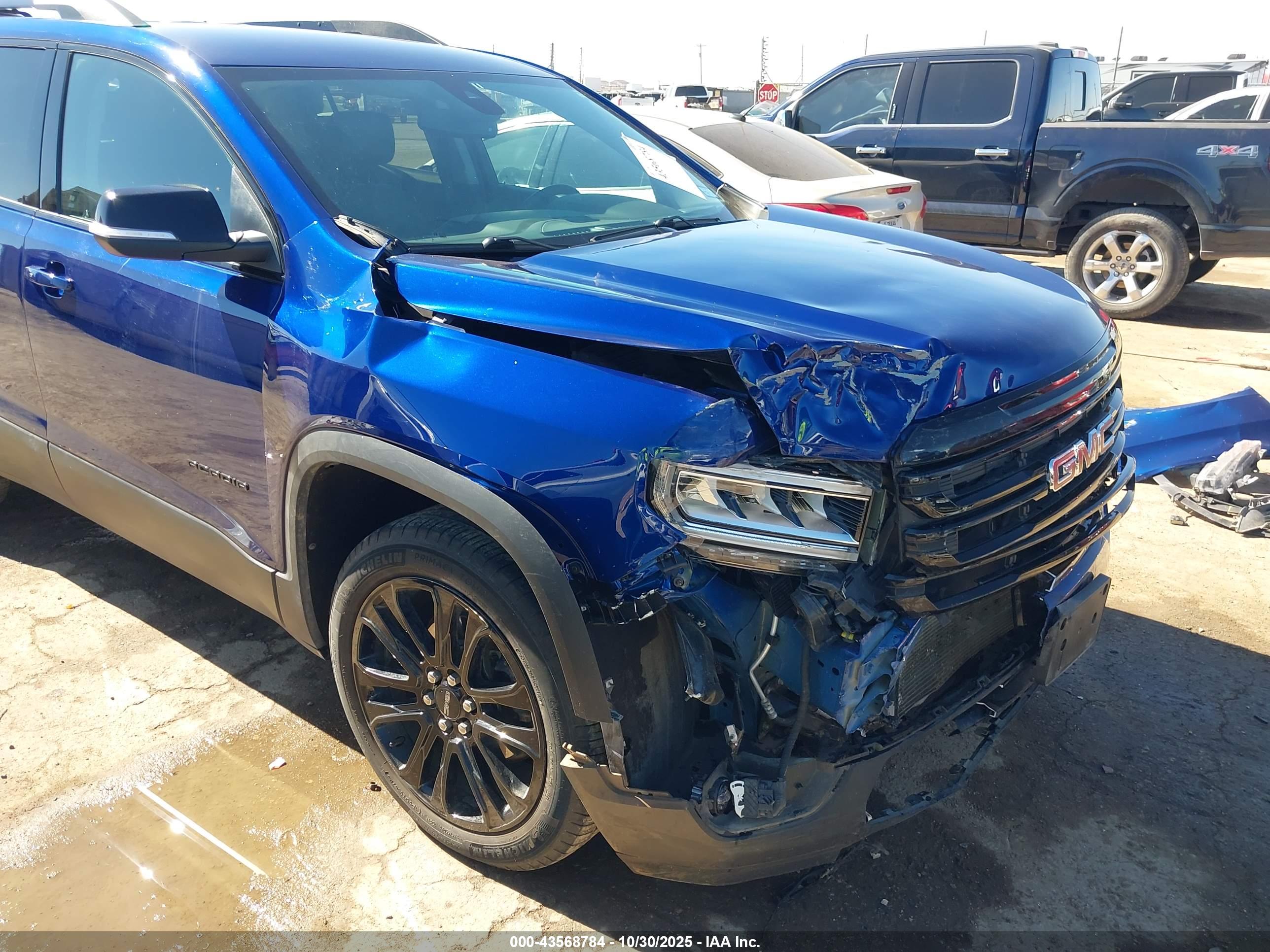 GMC ACADIA image 6