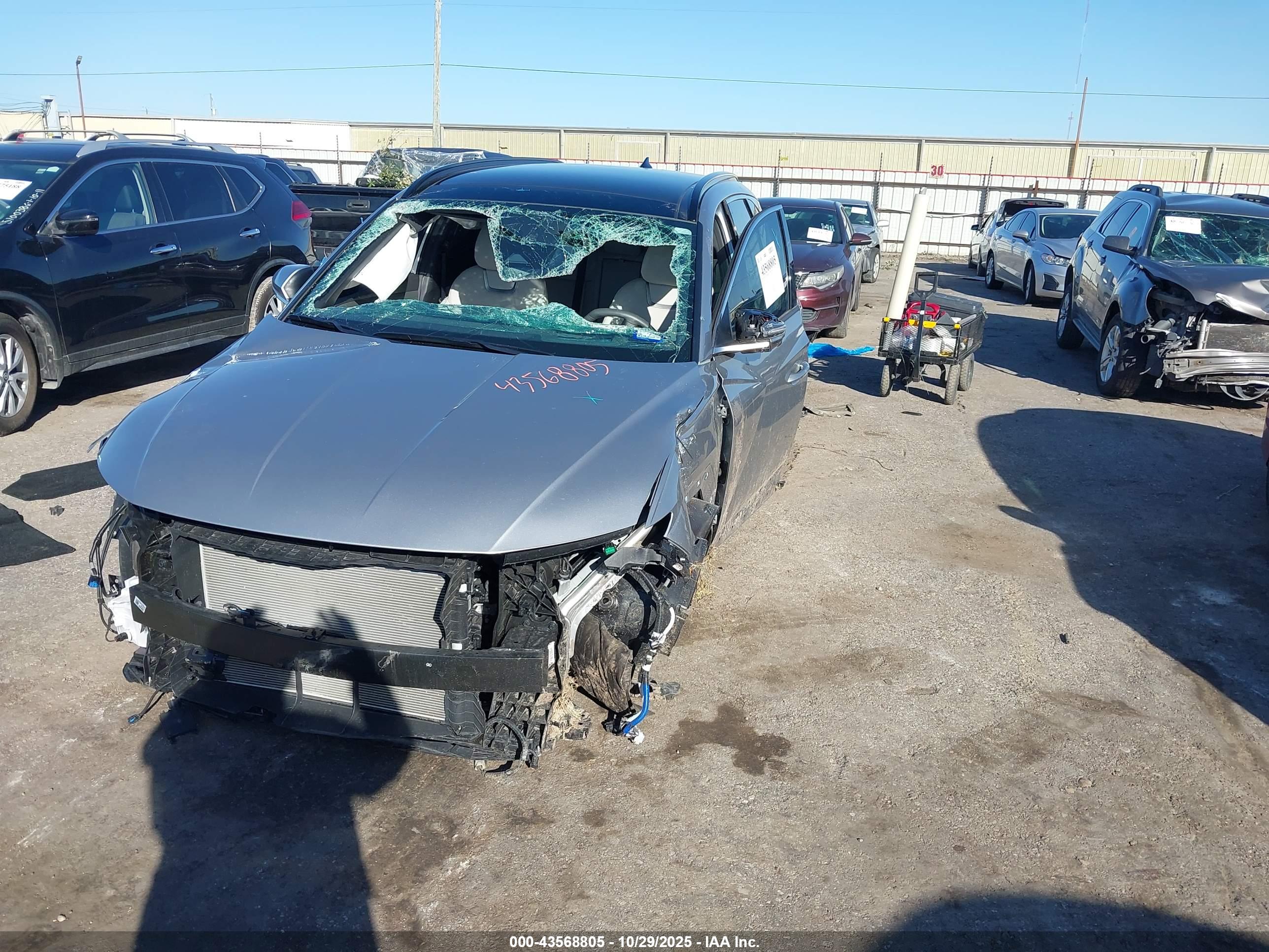 HYUNDAI TUCSON image 2