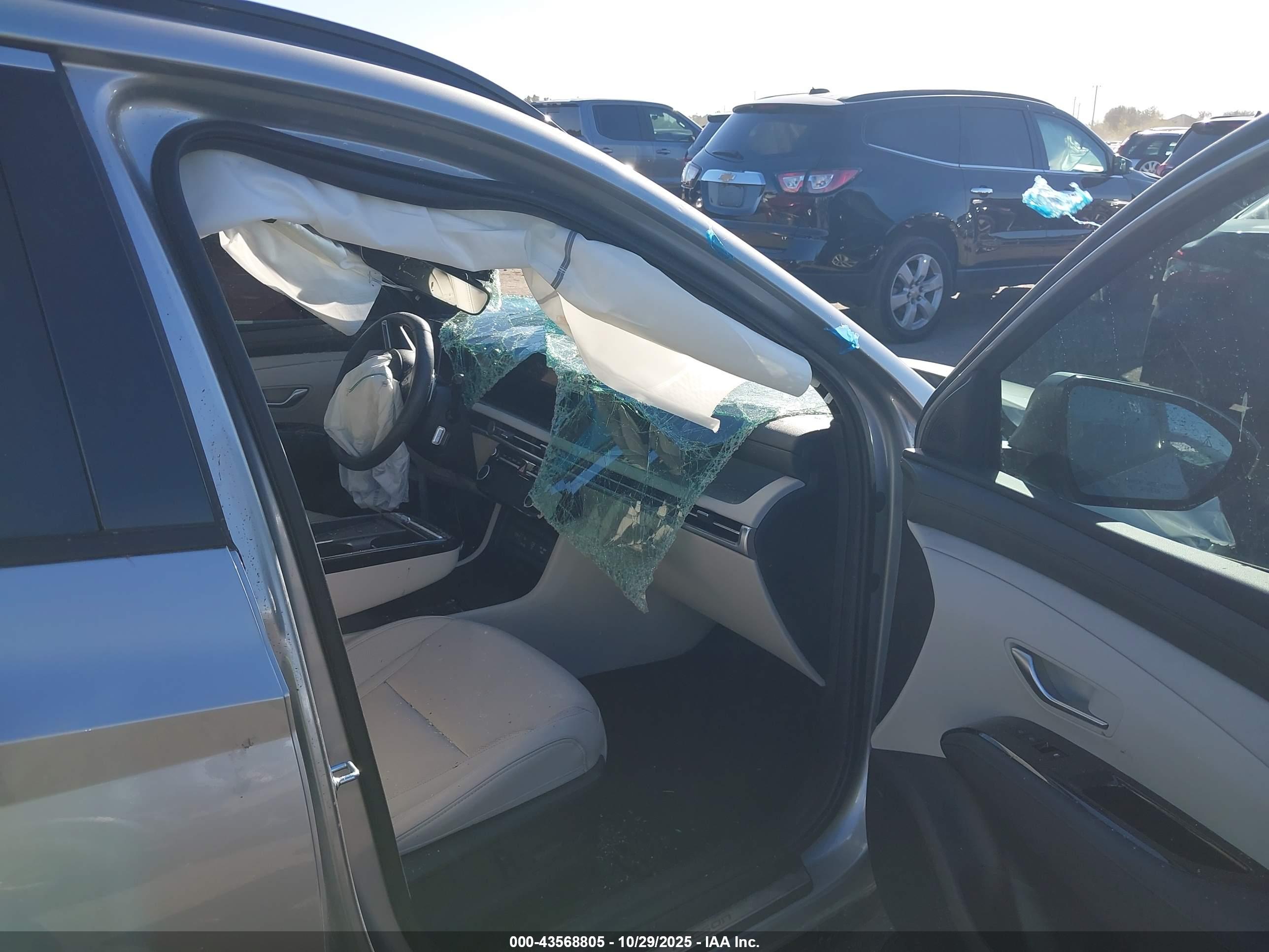 HYUNDAI TUCSON image 5