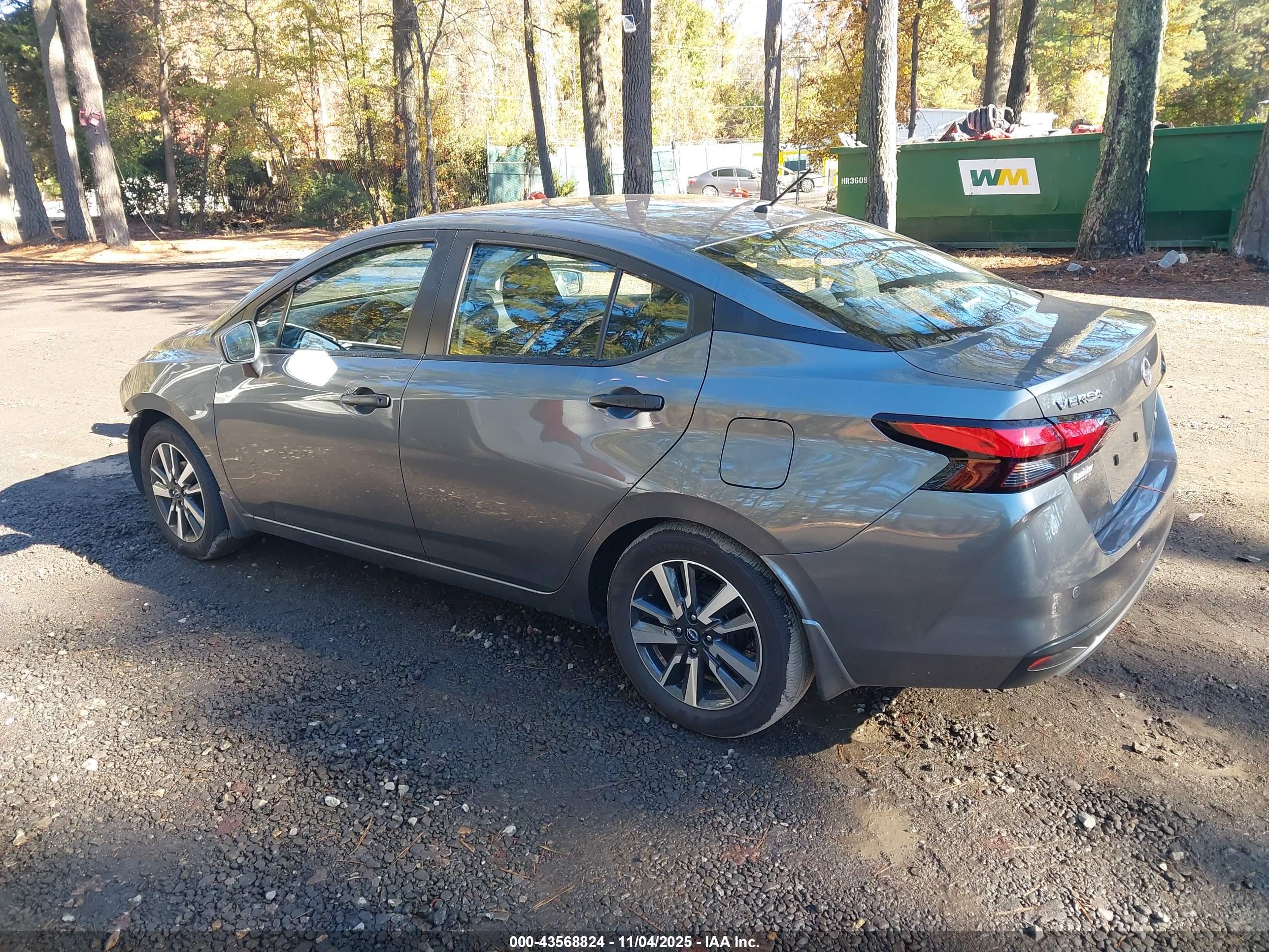 NISSAN VERSA image 3