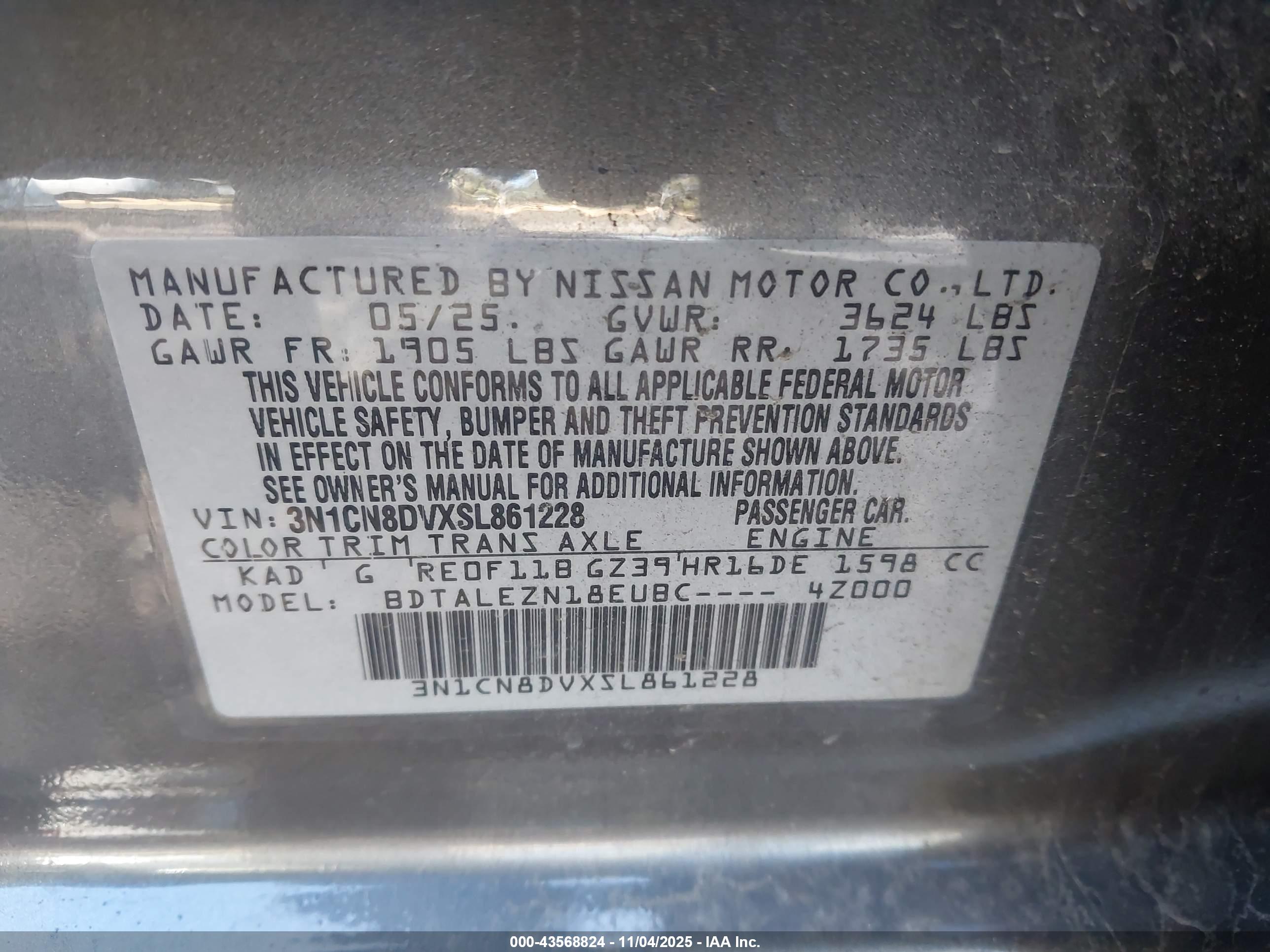 NISSAN VERSA image 9