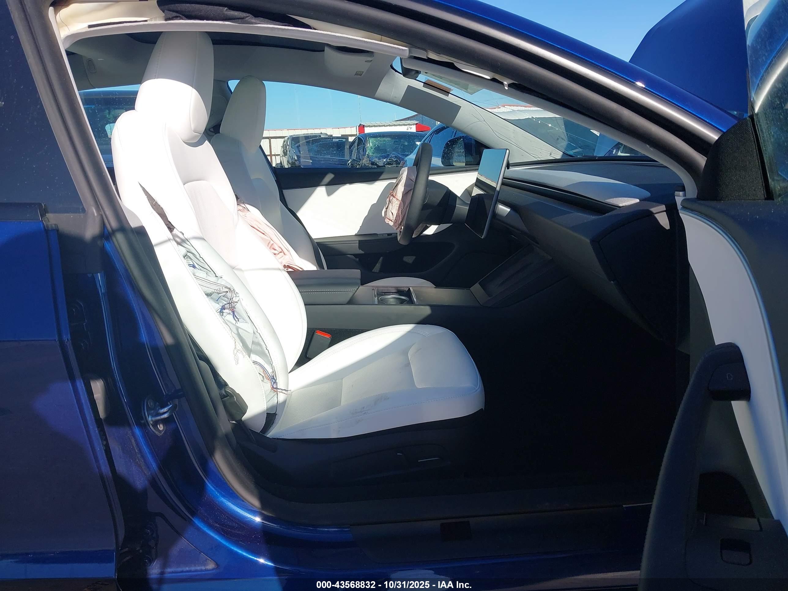 TESLA MODEL image 5