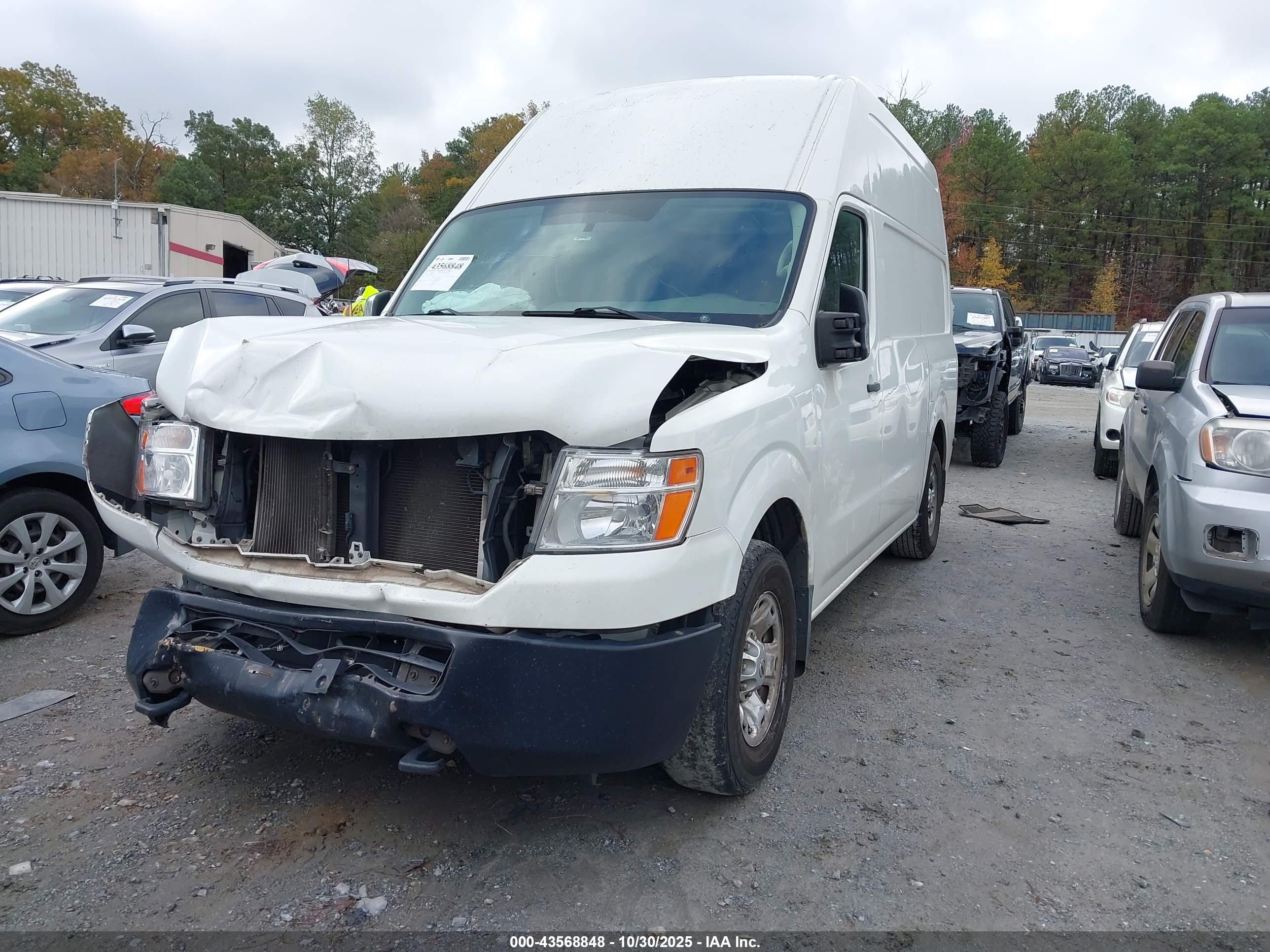 NISSAN NV image 2