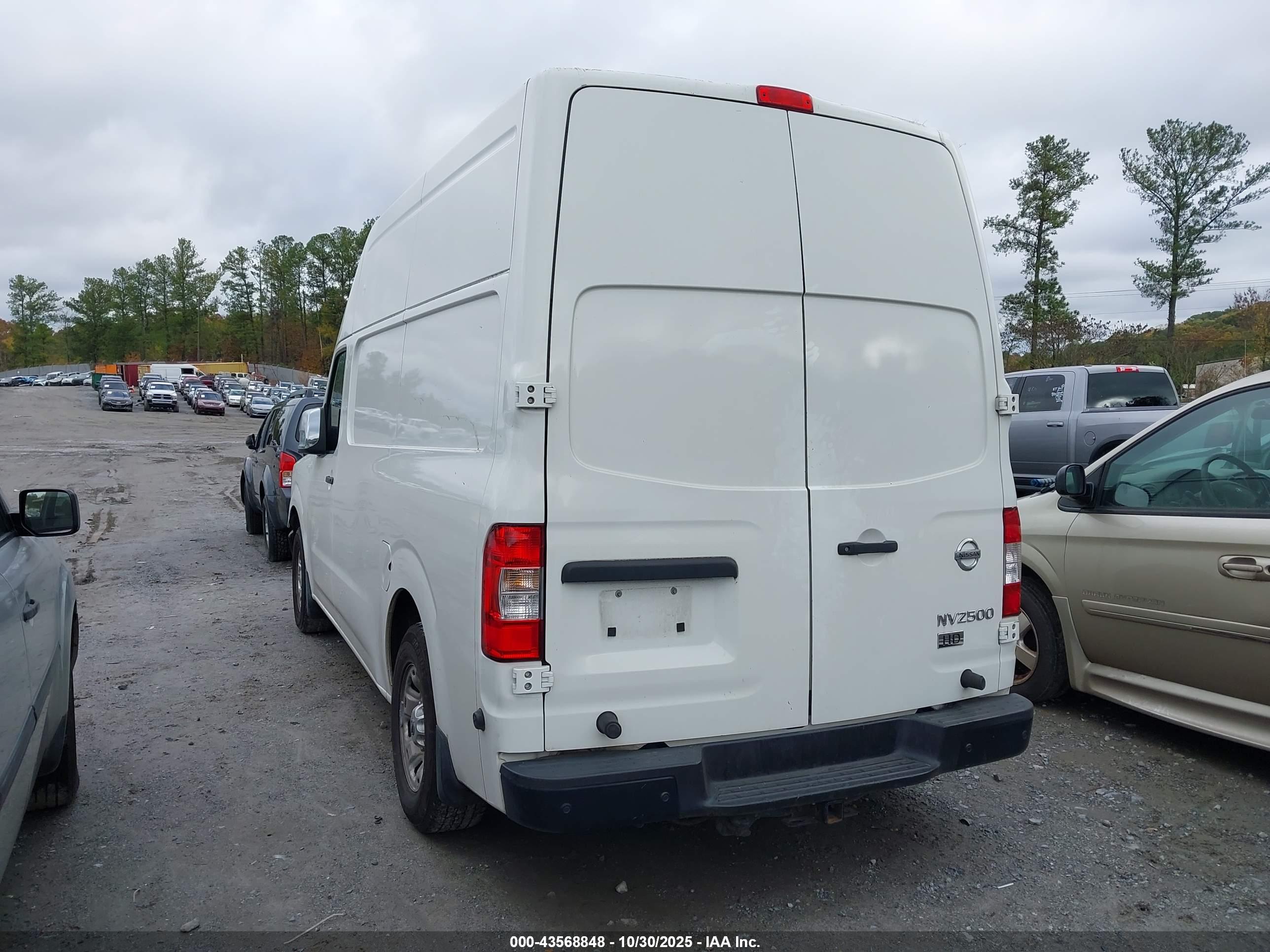NISSAN NV image 3
