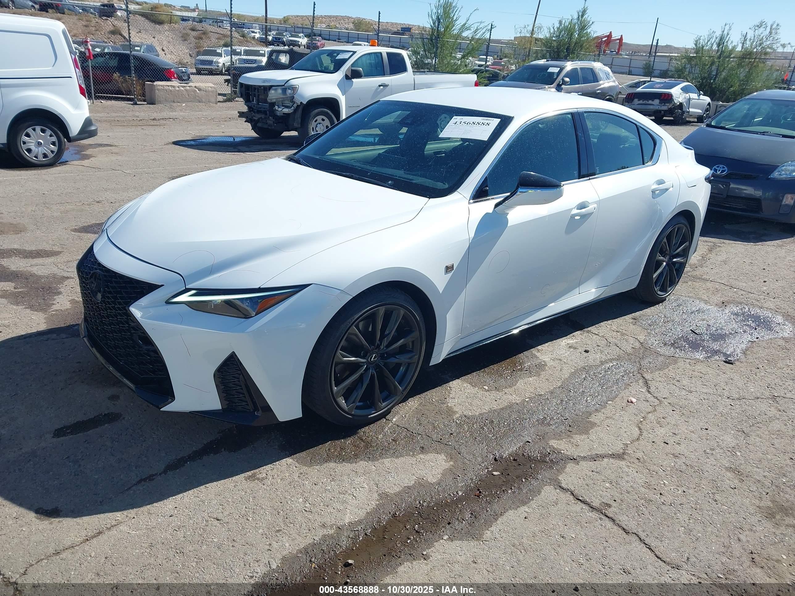 LEXUS IS image 2