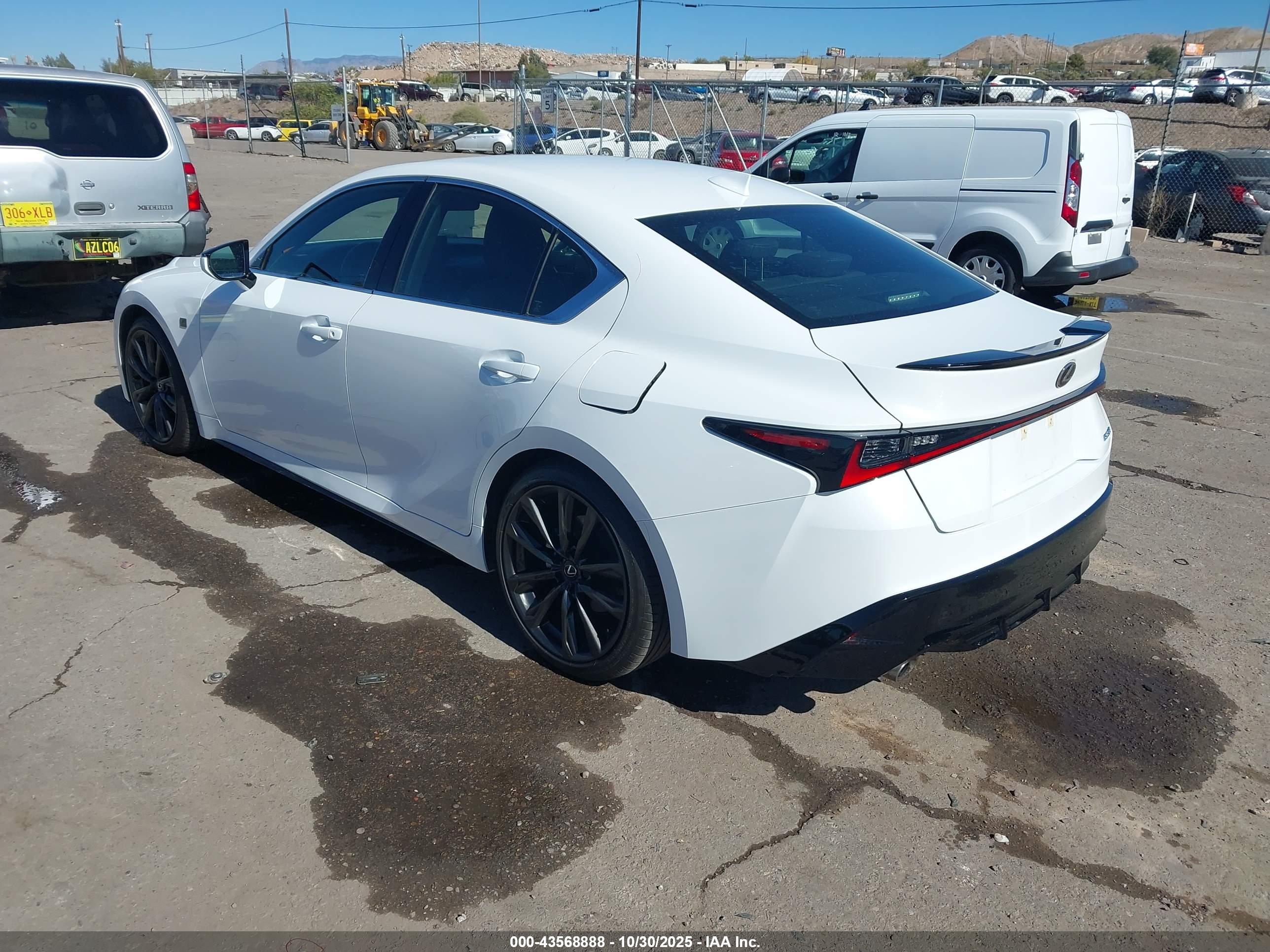 LEXUS IS image 3