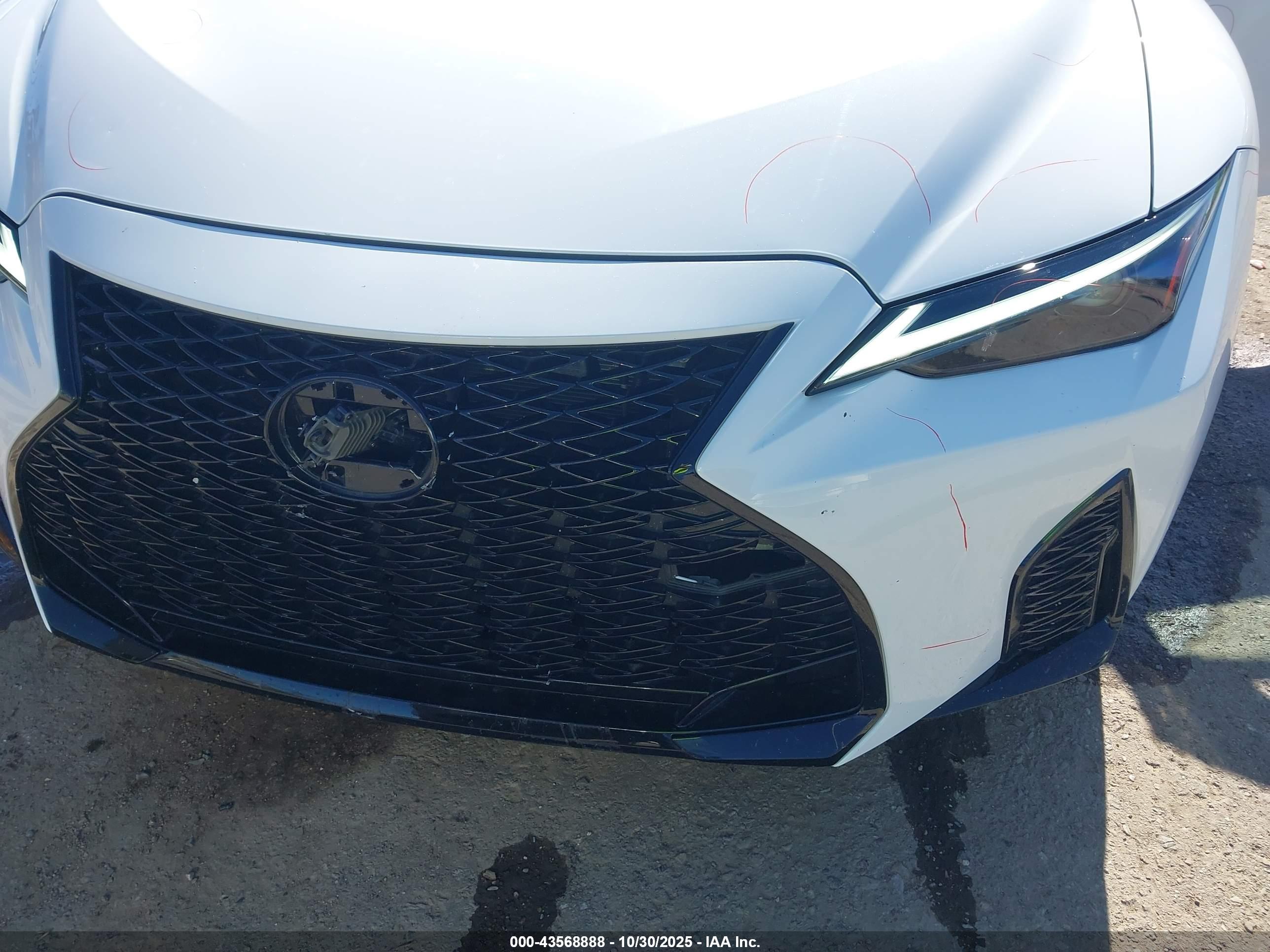 LEXUS IS image 6