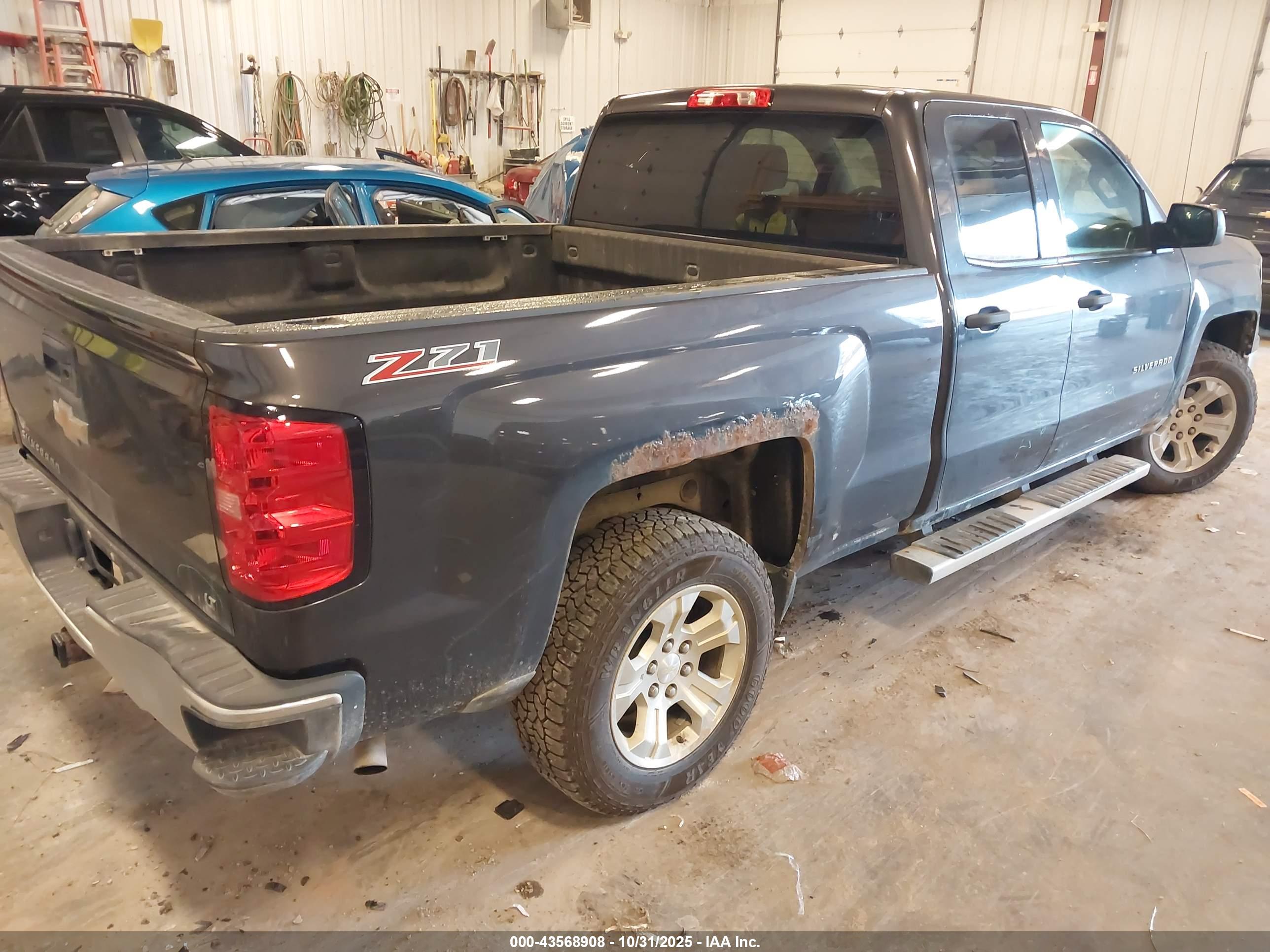 CHEVROLET SILVERADO image 4