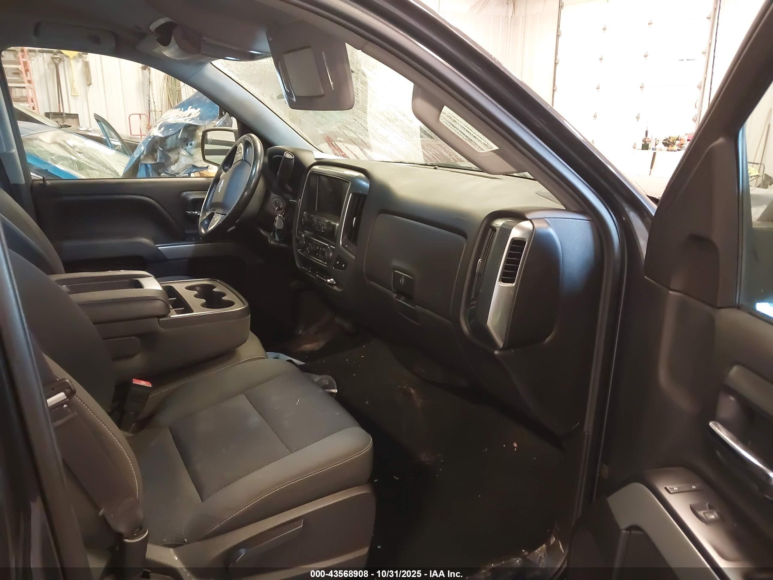 CHEVROLET SILVERADO image 5