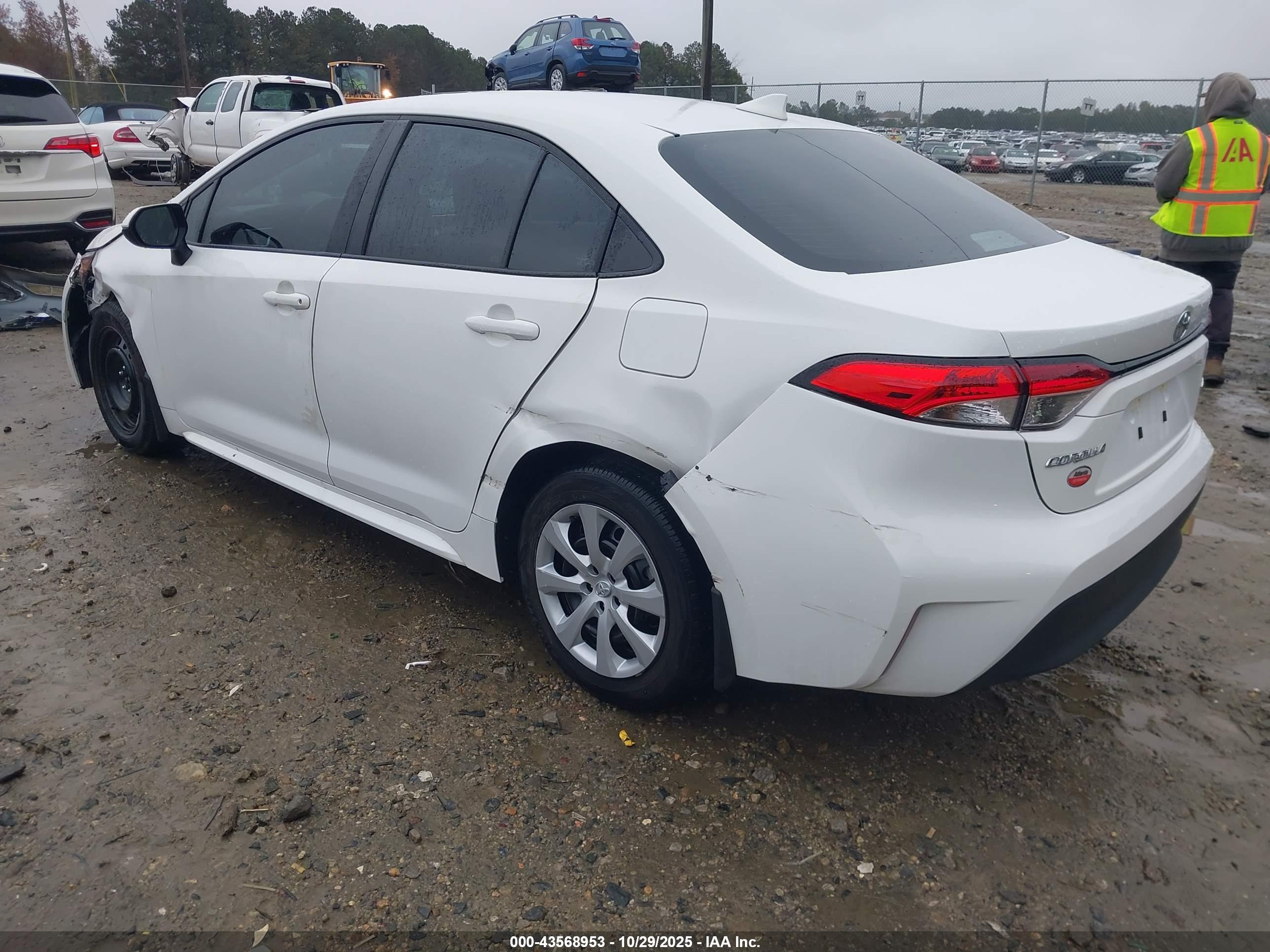 TOYOTA COROLLA image 3