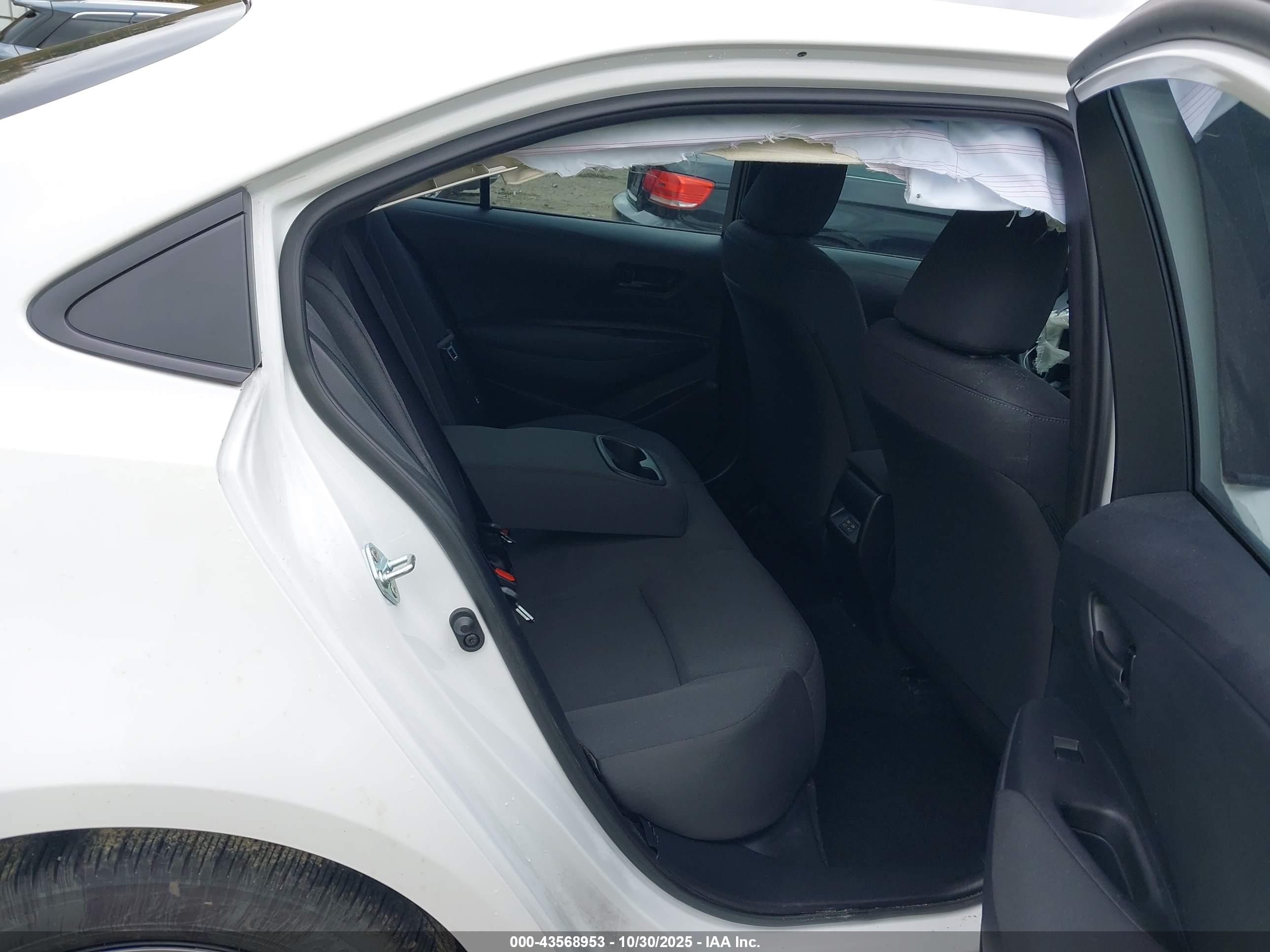 TOYOTA COROLLA image 8
