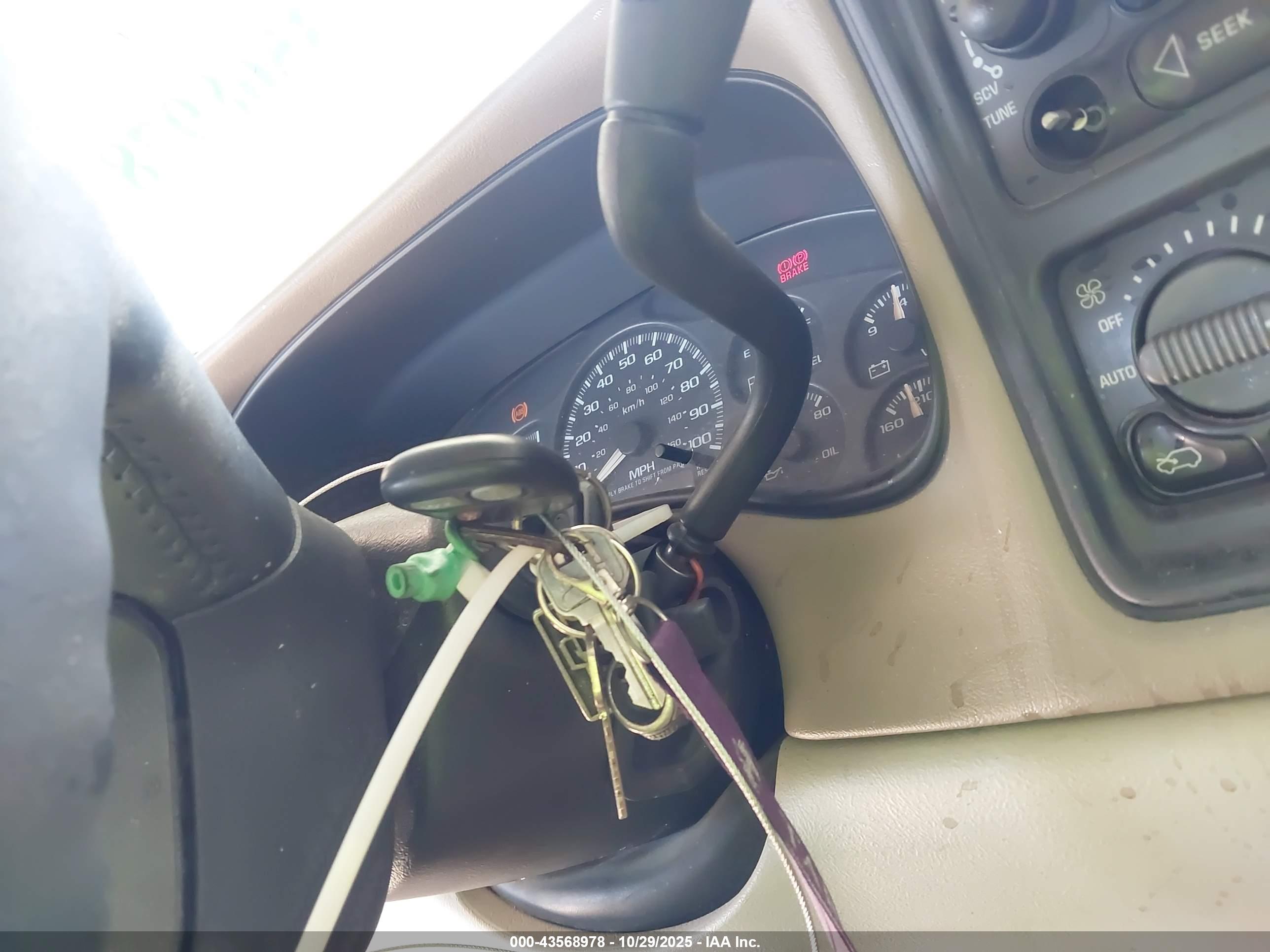 GMC YUKON image 11