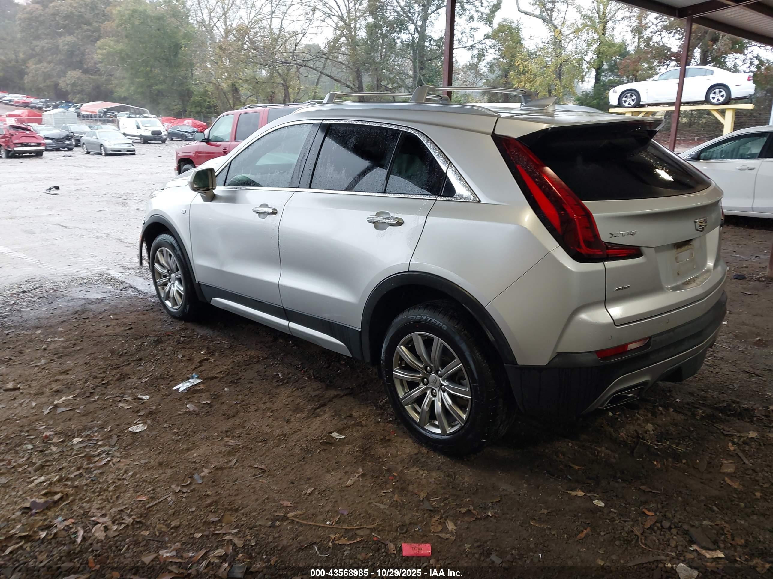 CADILLAC XT4 image 3