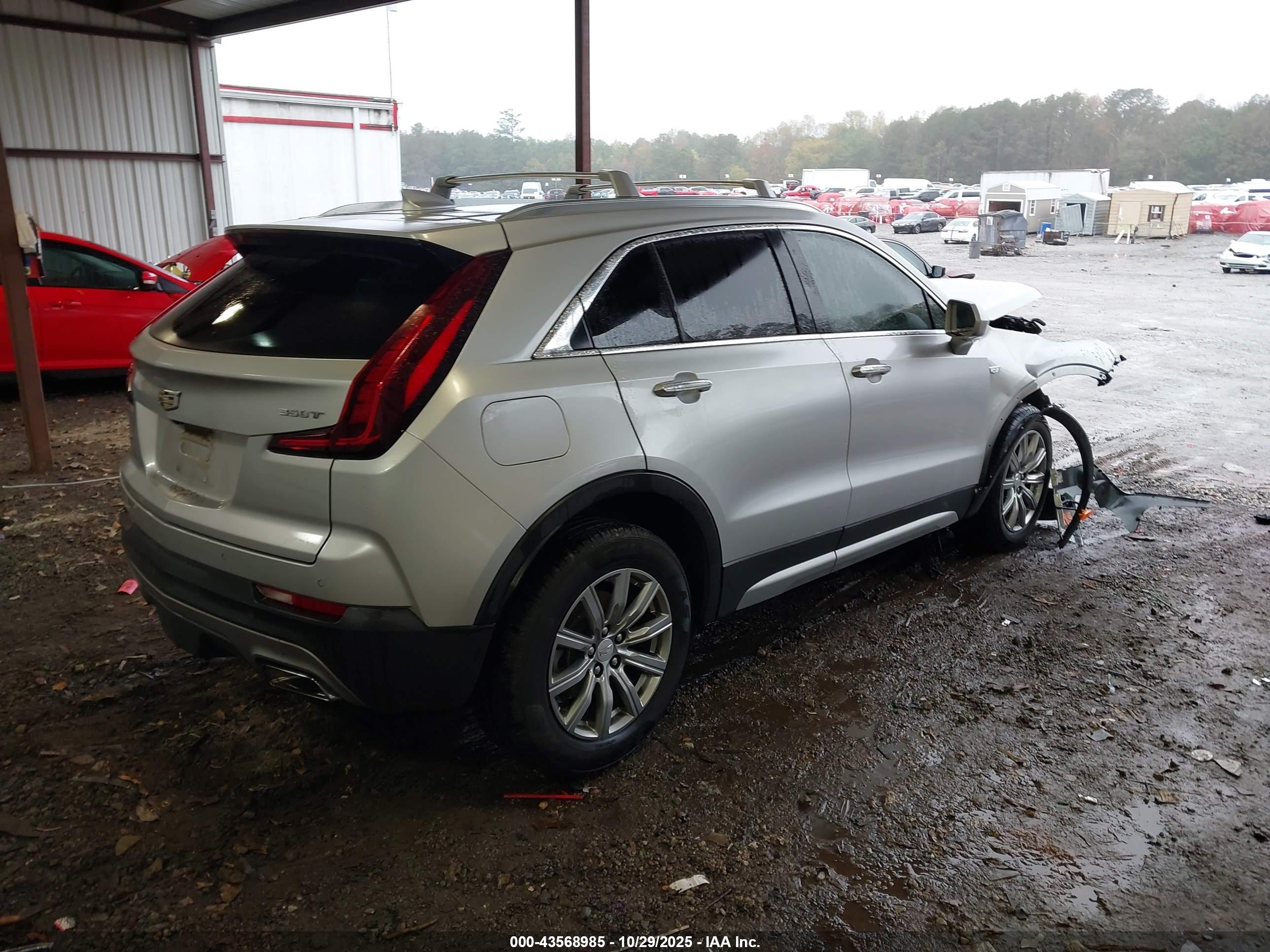 CADILLAC XT4 image 4