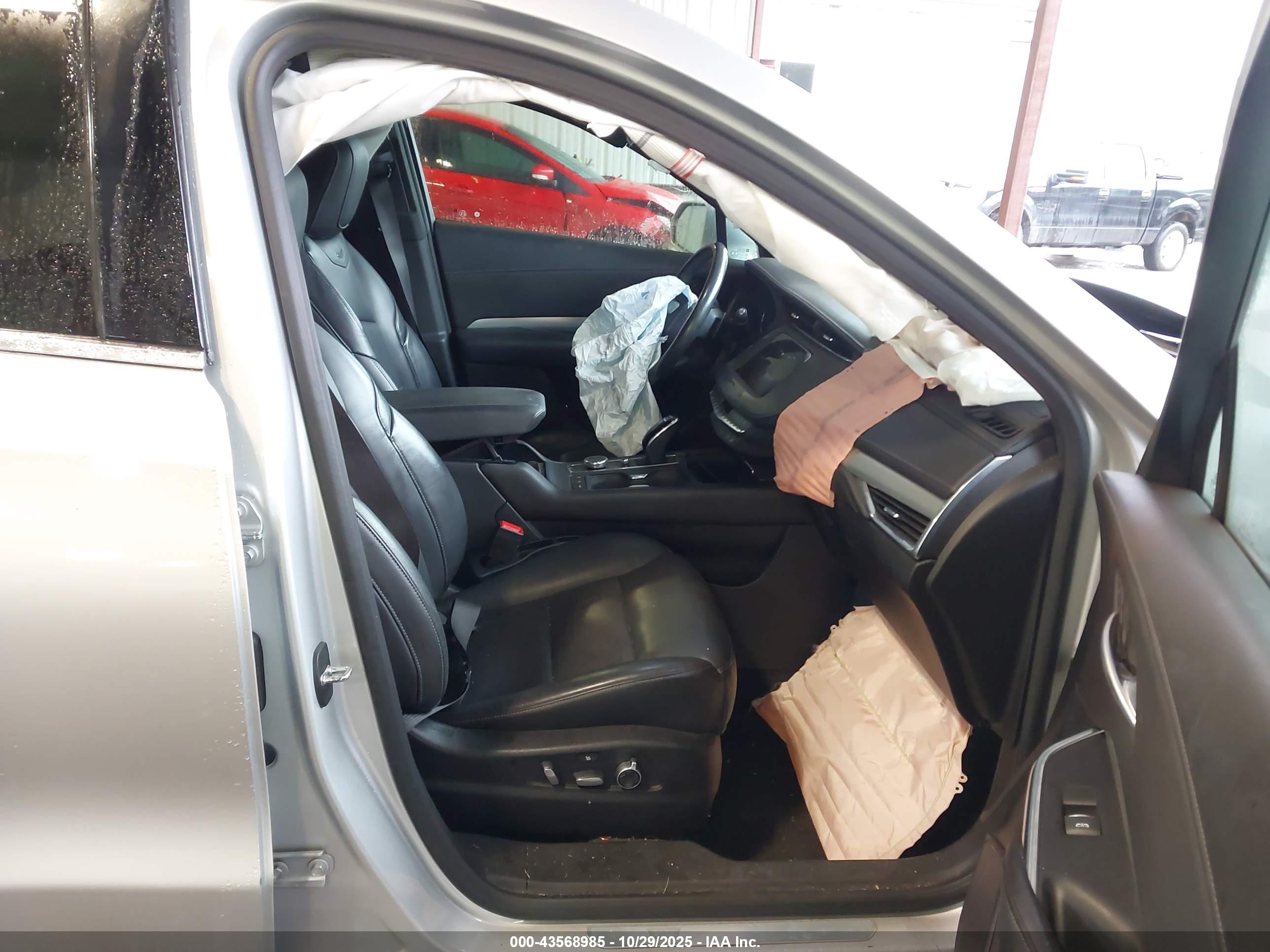 CADILLAC XT4 image 5