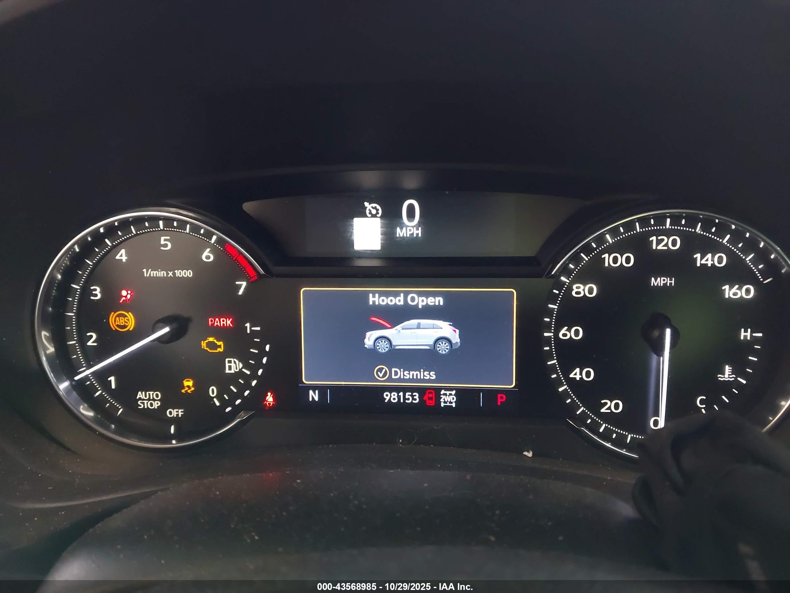 CADILLAC XT4 image 7