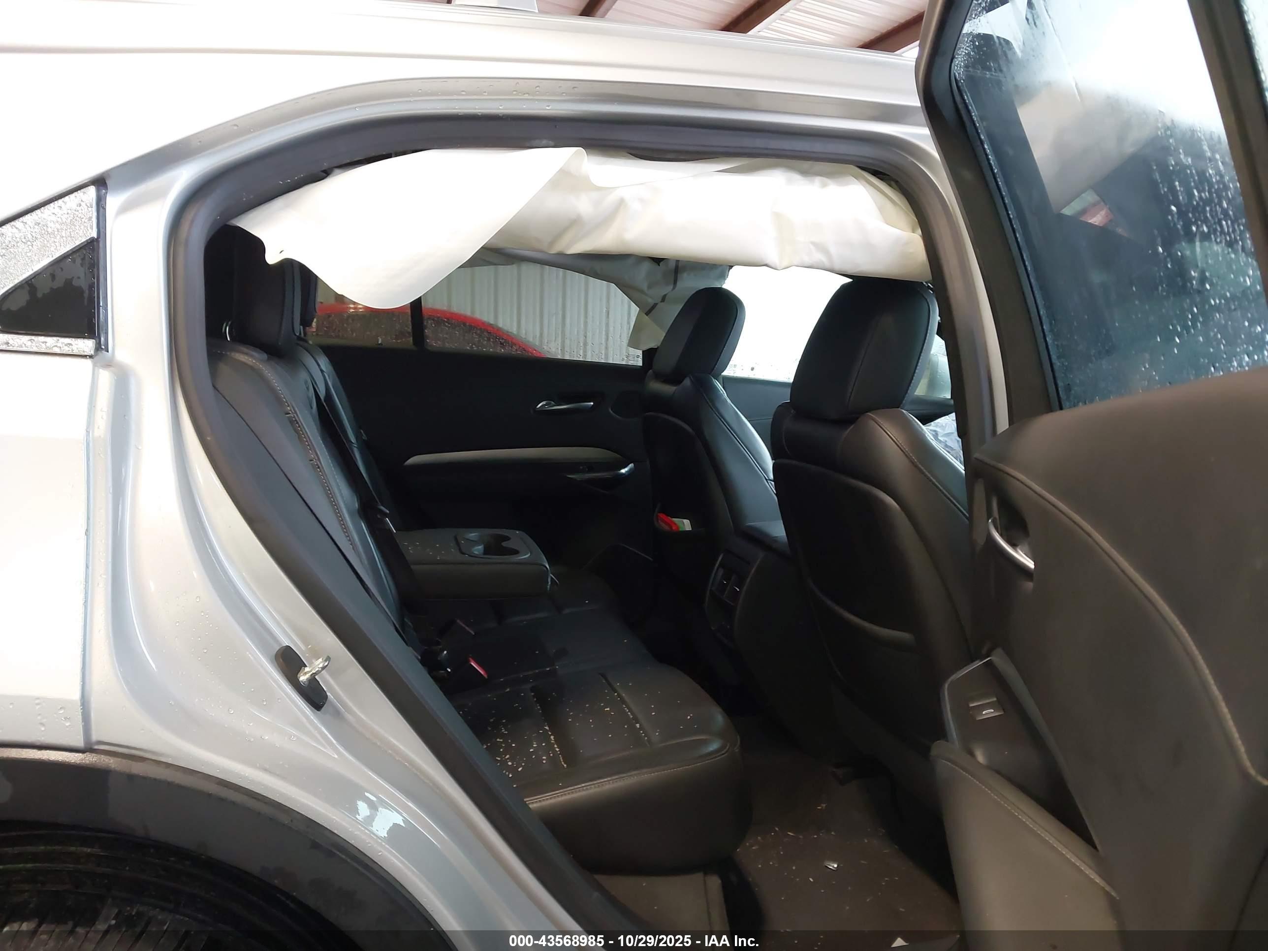 CADILLAC XT4 image 8