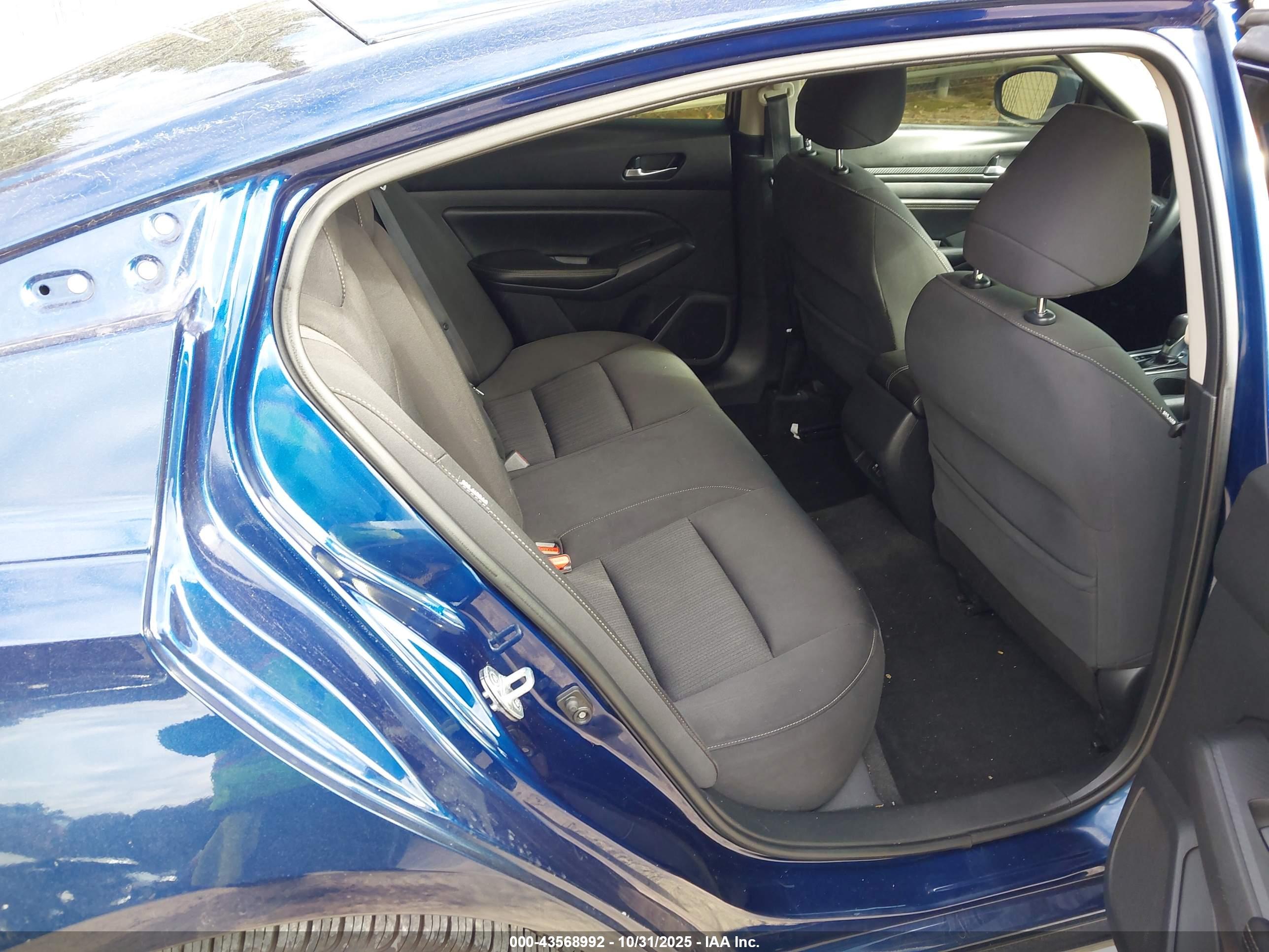 NISSAN ALTIMA image 8
