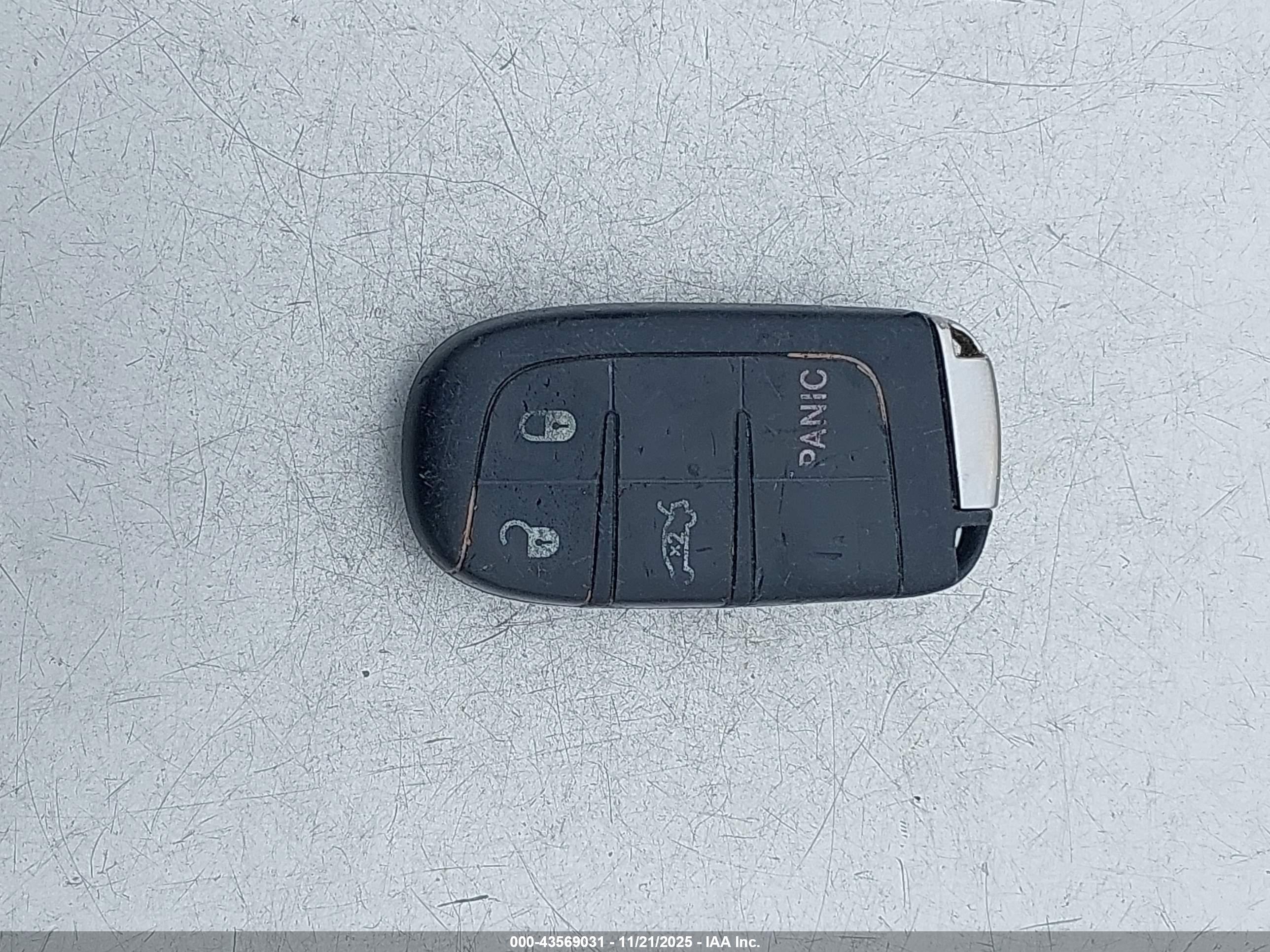 CHRYSLER 300 image 11