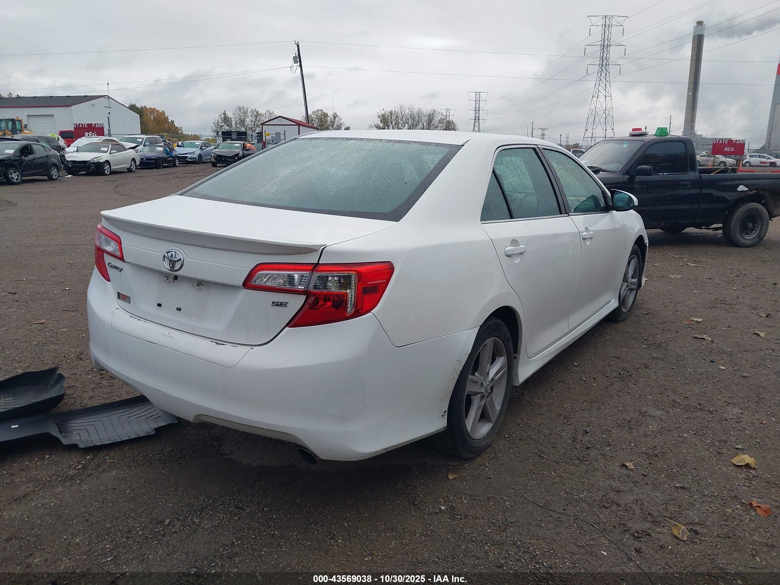 TOYOTA CAMRY image 4