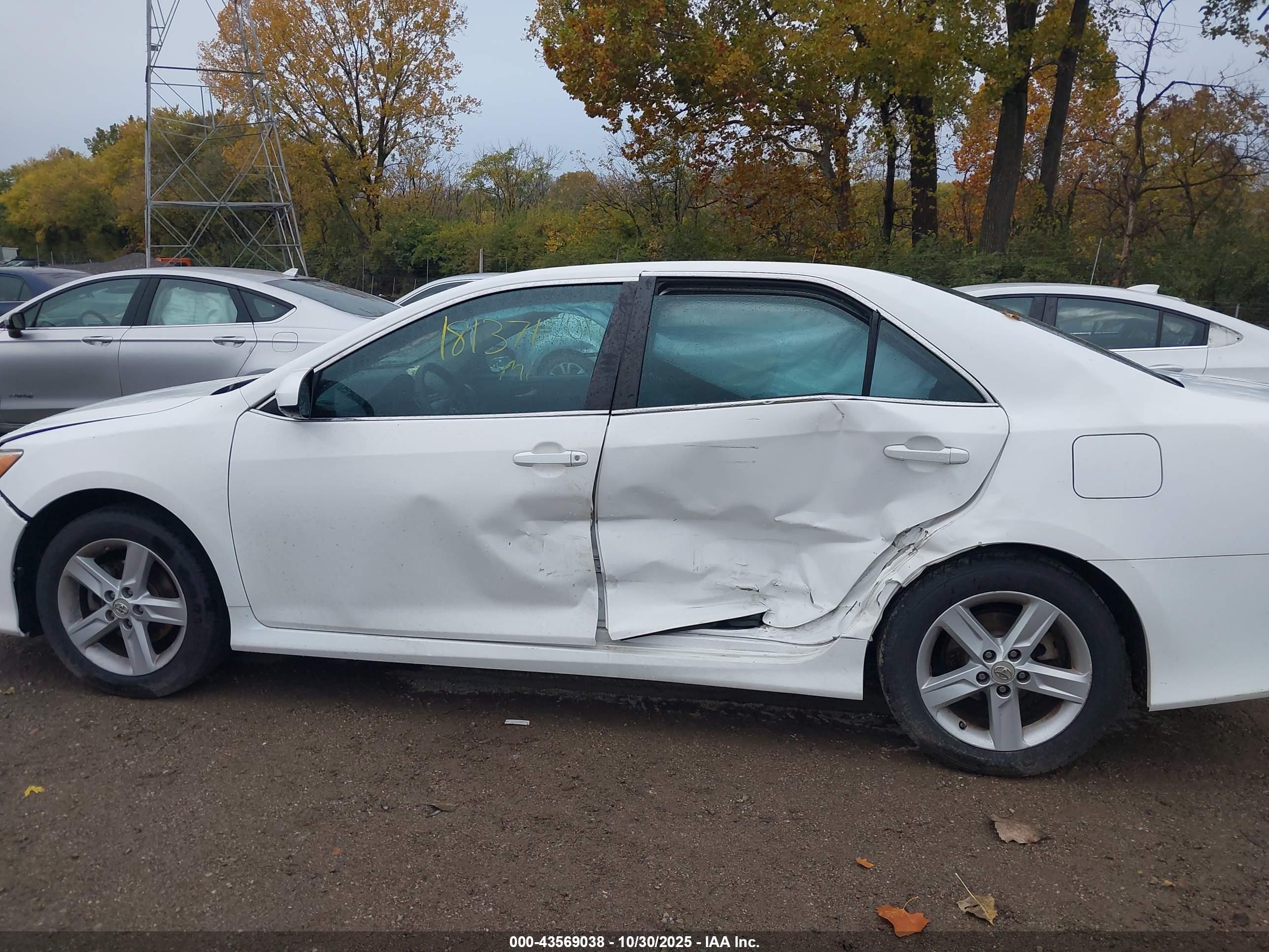 TOYOTA CAMRY image 6