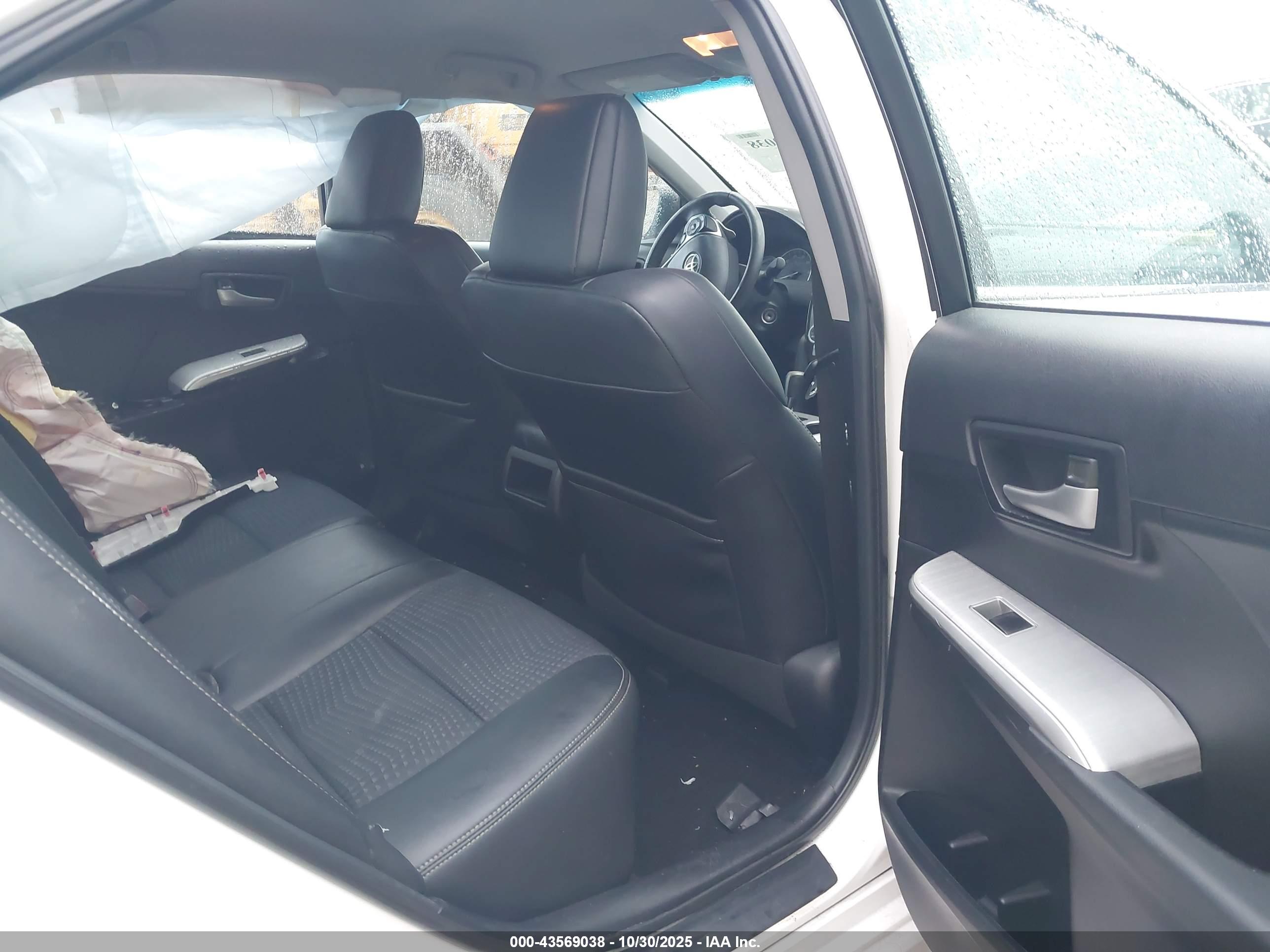 TOYOTA CAMRY image 8