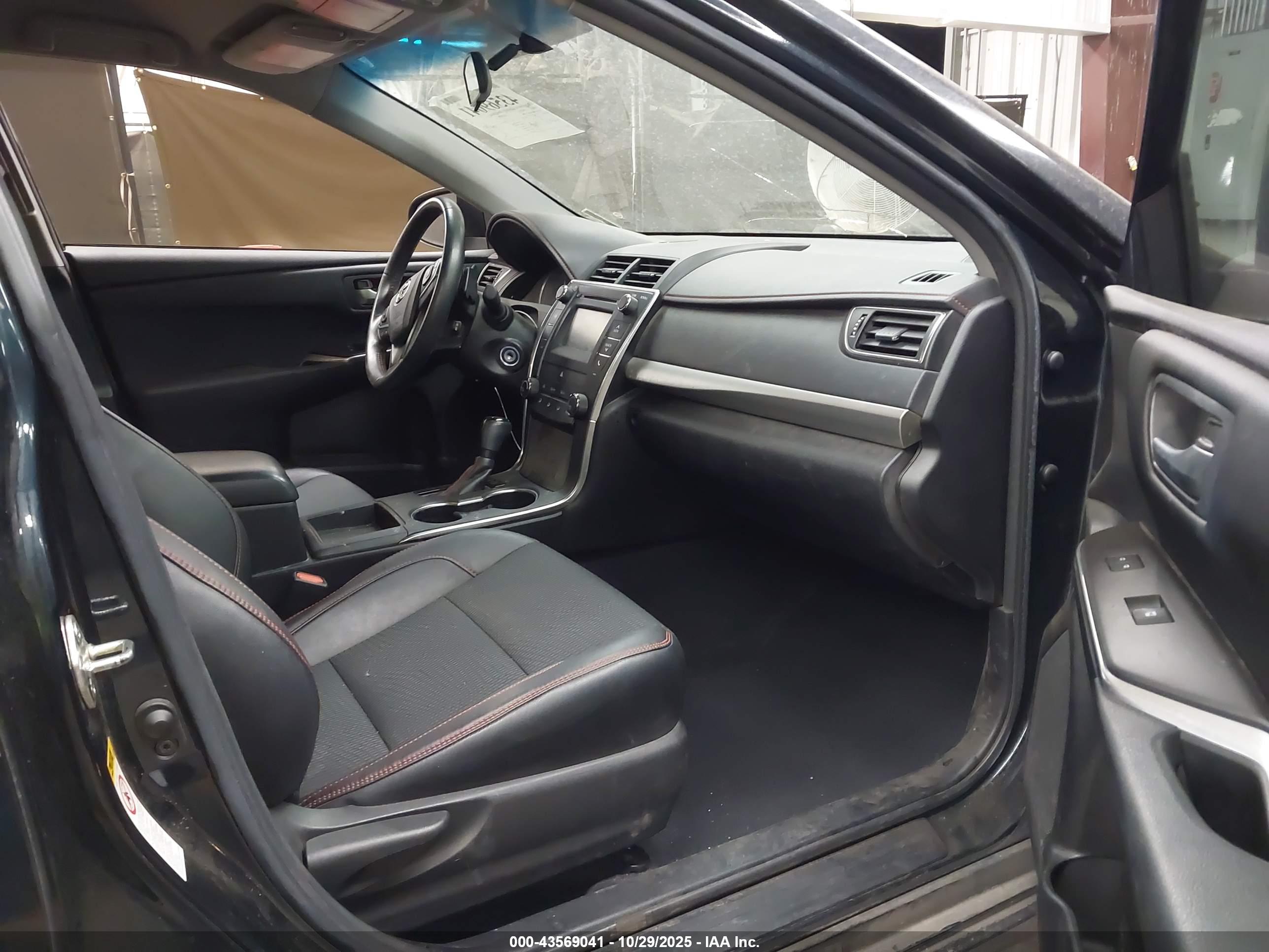 TOYOTA CAMRY image 5