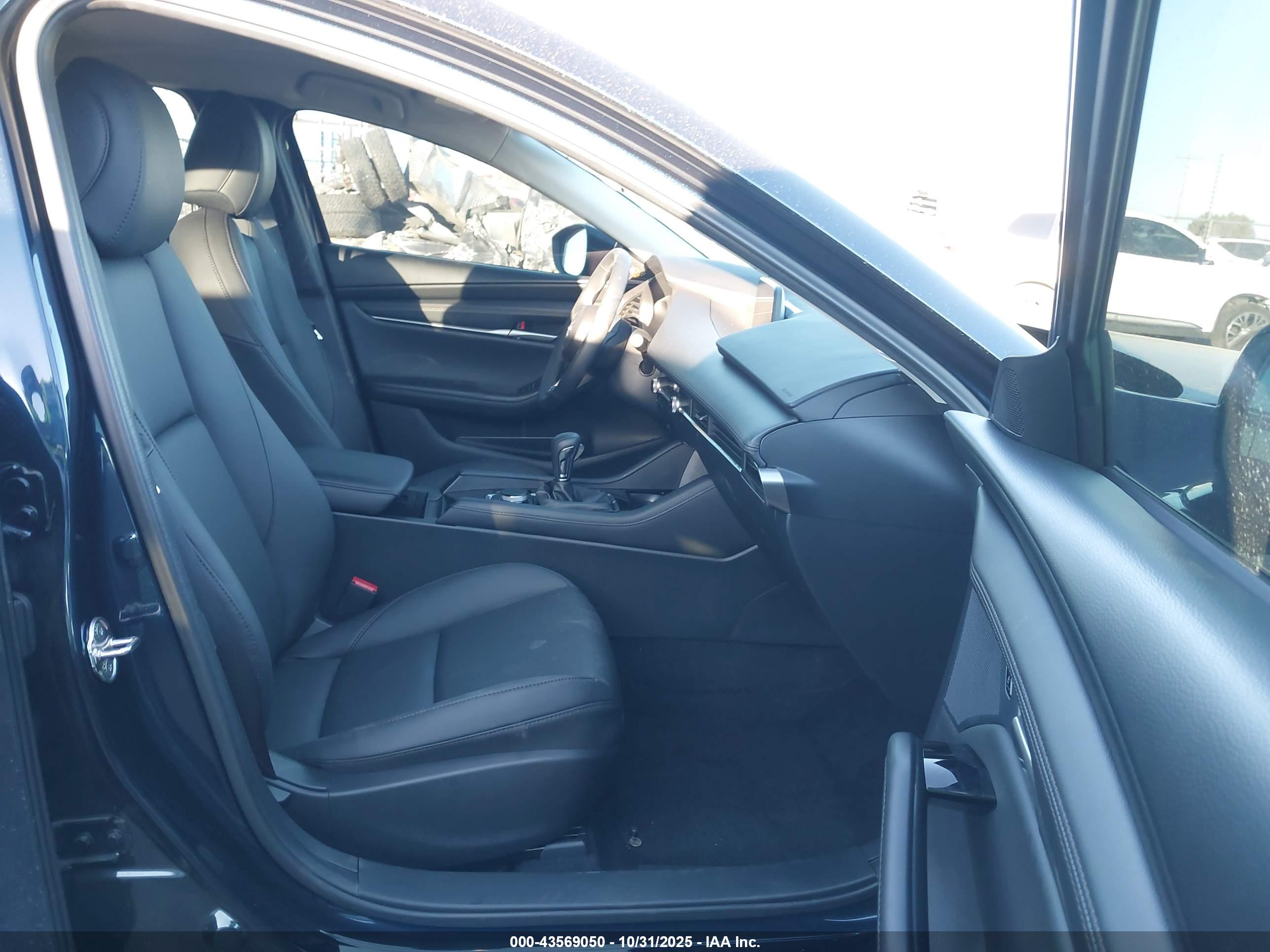MAZDA MAZDA3 image 5