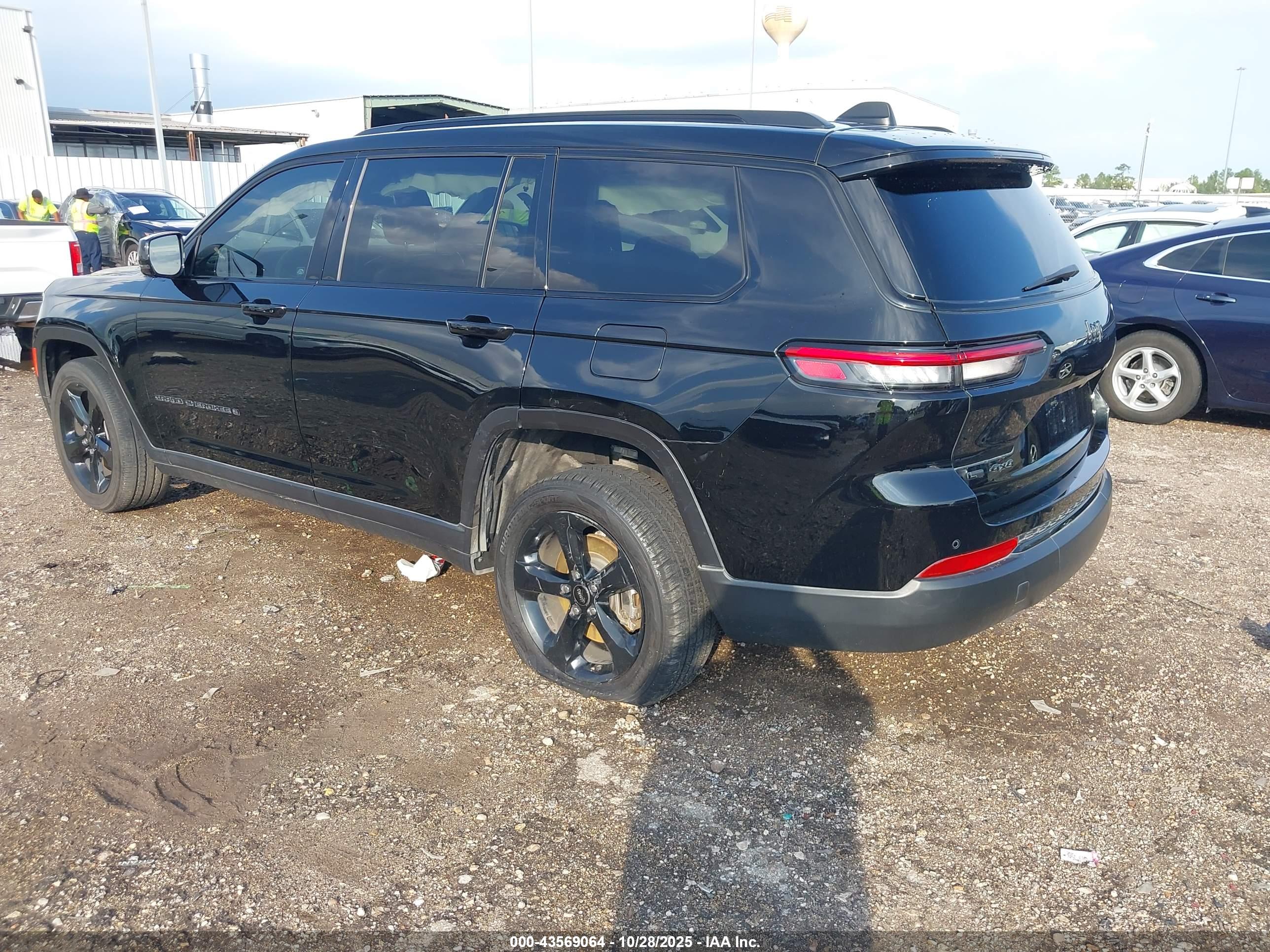 JEEP GRAND image 3